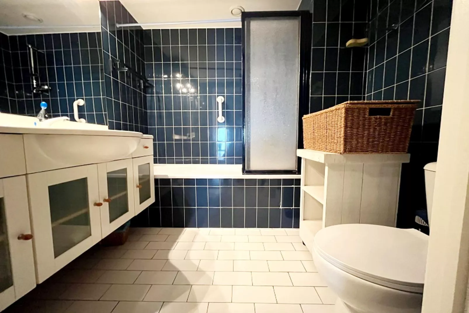Residentie Atalanta 0402 3A-Bathroom