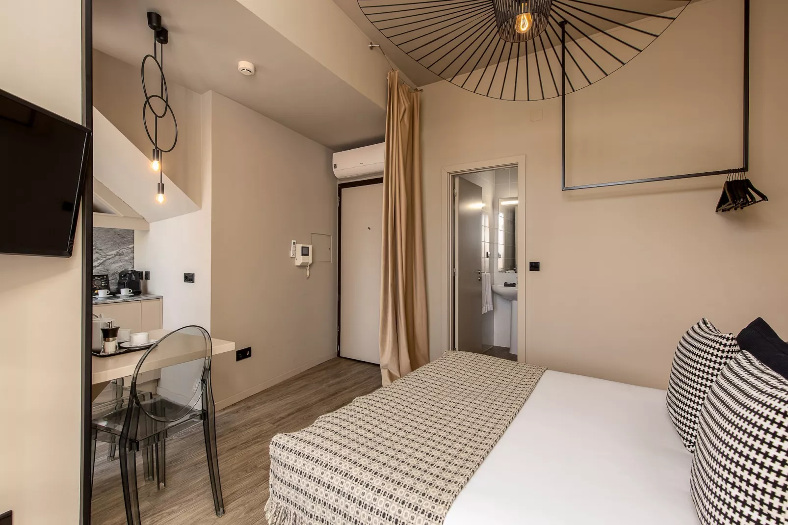 YOUROPO - Clérigos 2B-Bedroom