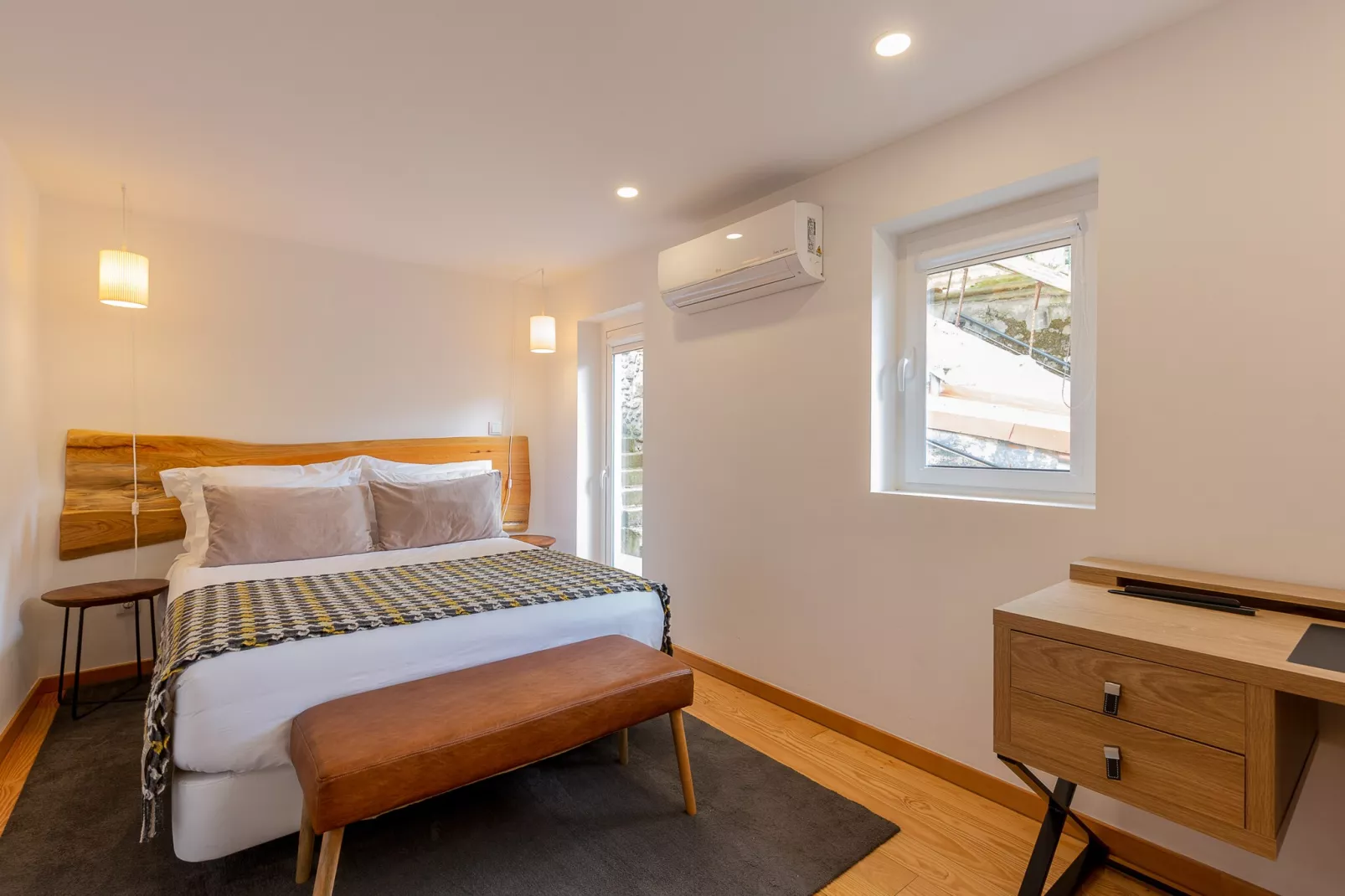 YOUROPO - Cosy 4-Bedroom