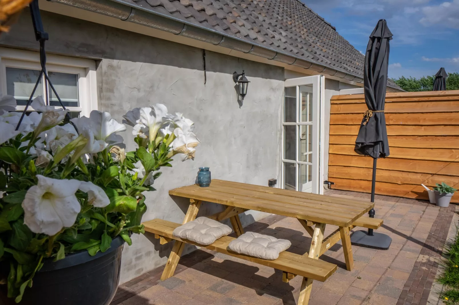 De woelige stal-Terrace balcony