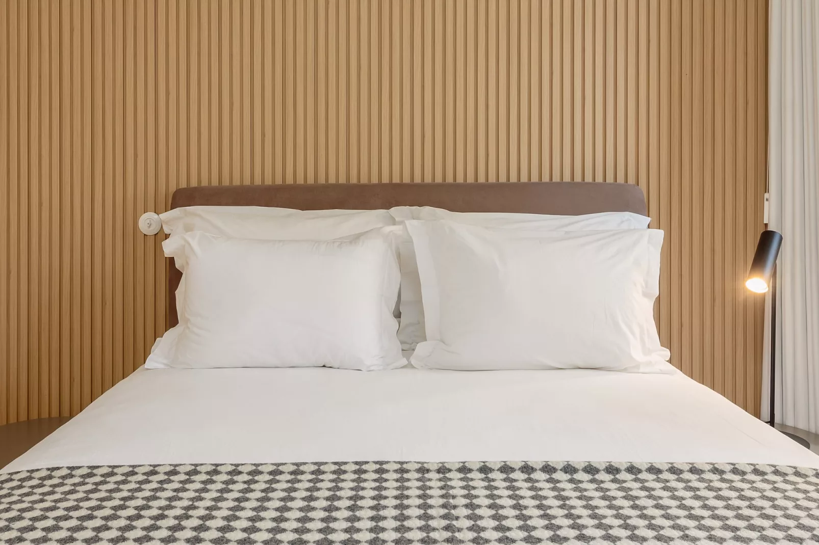 YOUROPO - Flores G-Bedroom