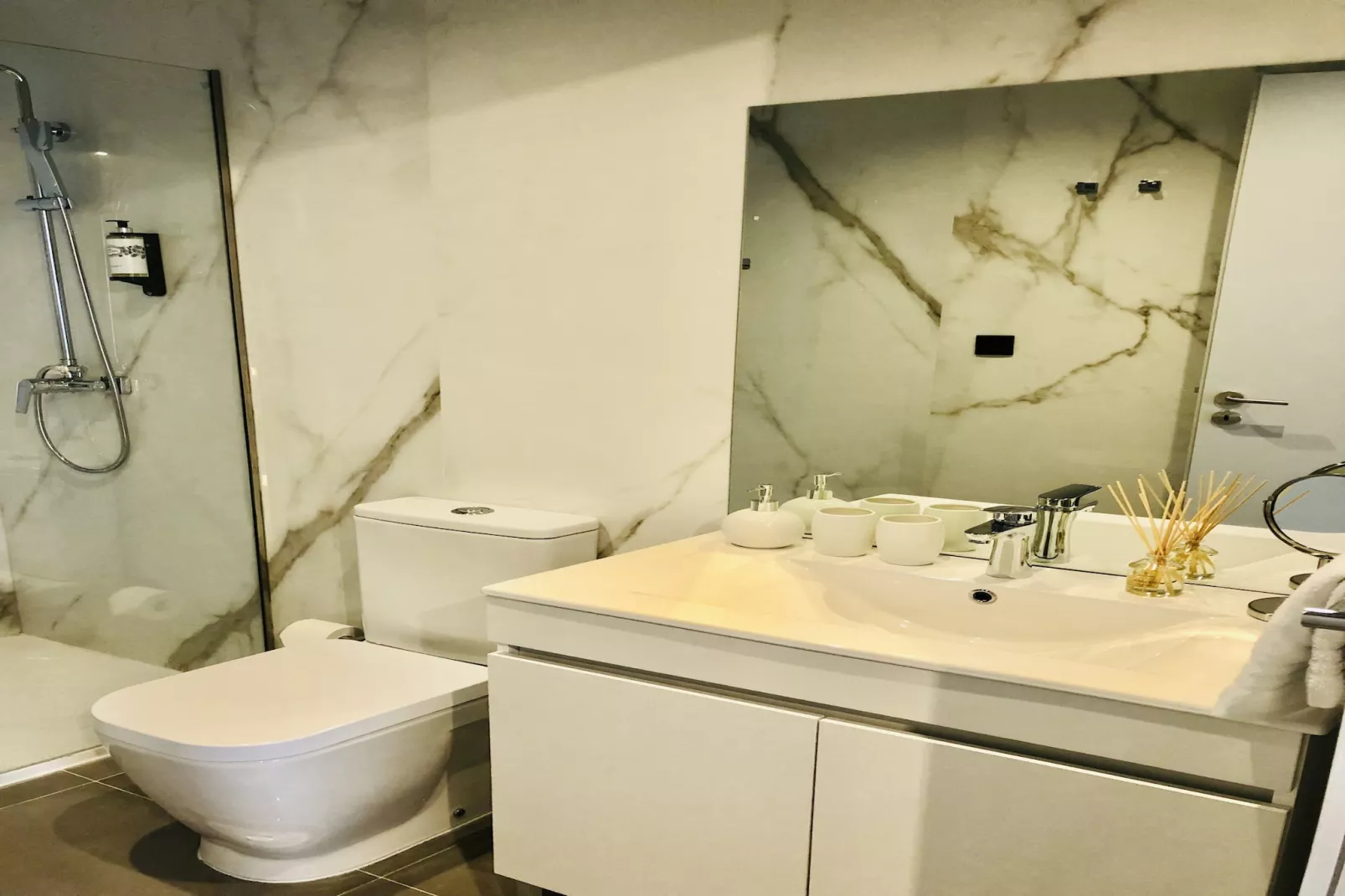 YOUROPO - Downtown 2C-Bathroom