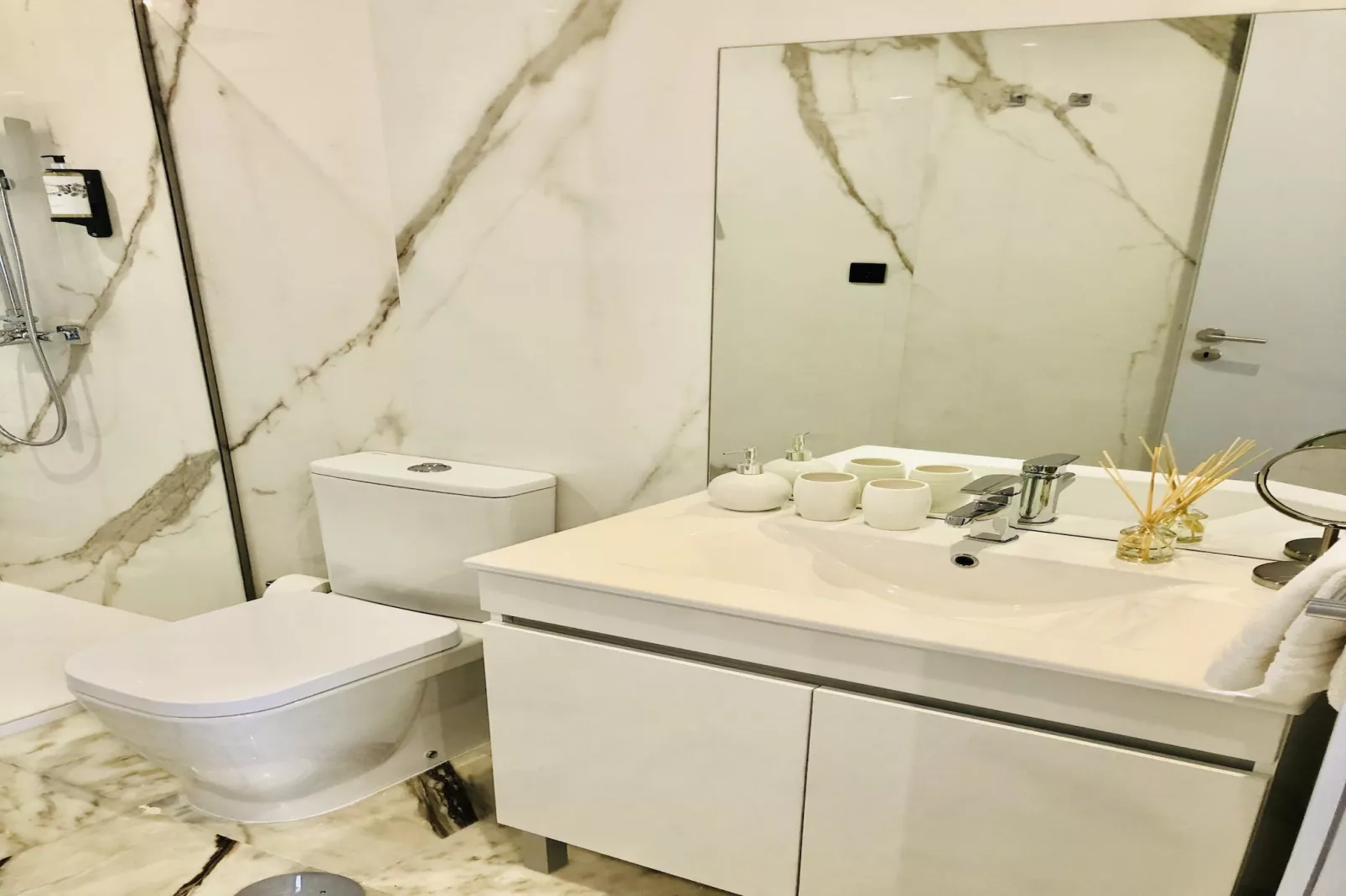 YOUROPO - Downtown 3C-Bathroom