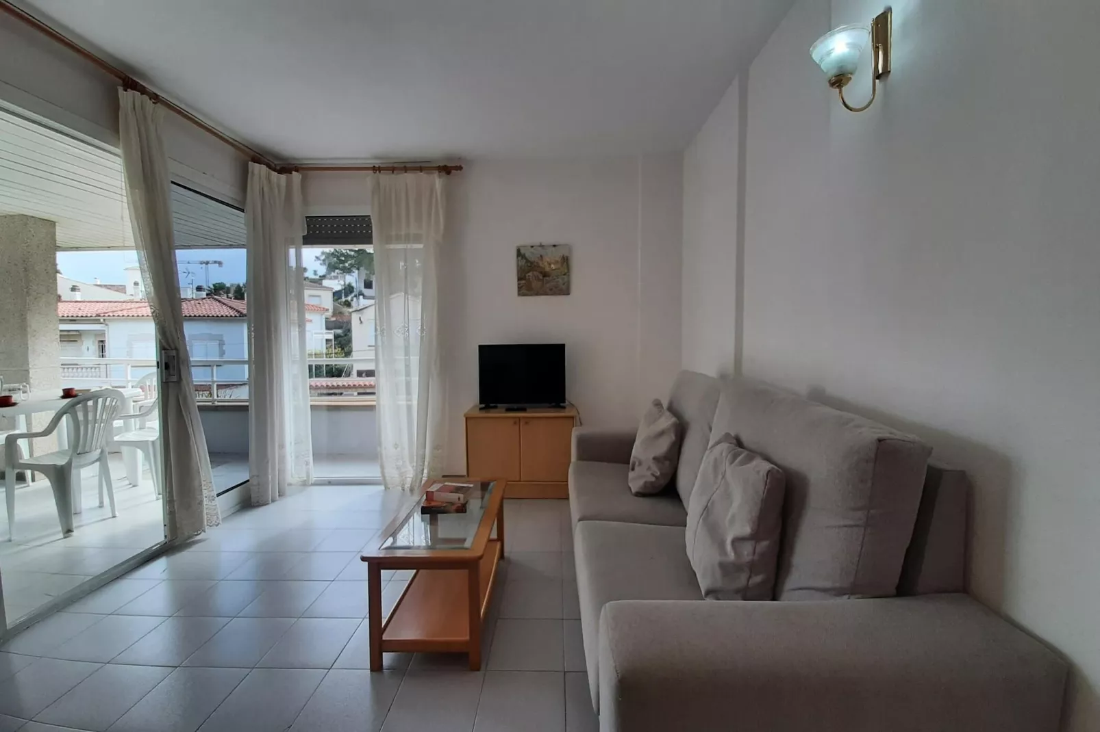 Open Pals - T-Living room