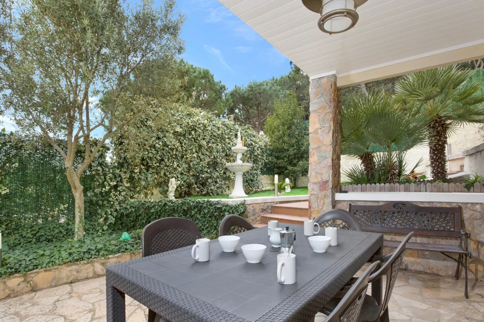 Vila-Terrace balcony
