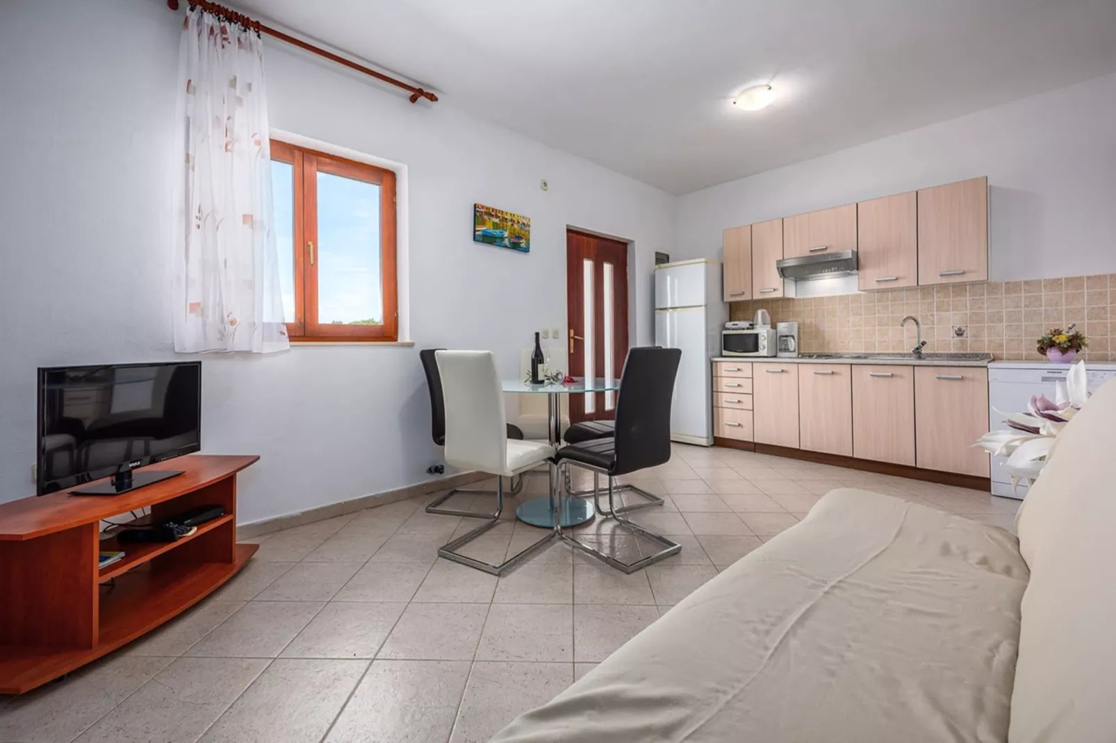 Lara 5 - Shared Pool, Sauna, Jacuzzi-Kitchen