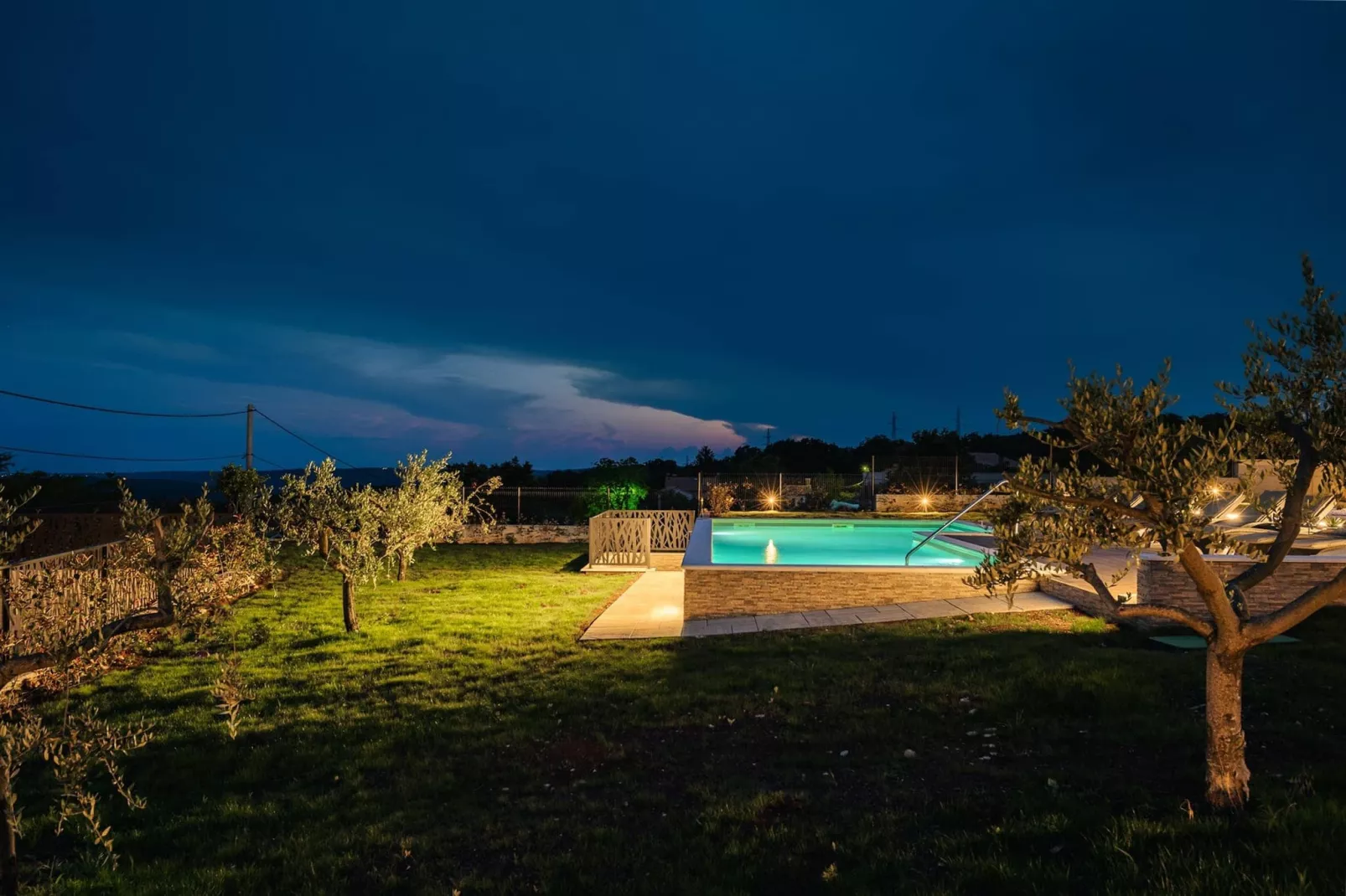 Villa de la Vie with Heated Swimming Pool-Schwimmbad