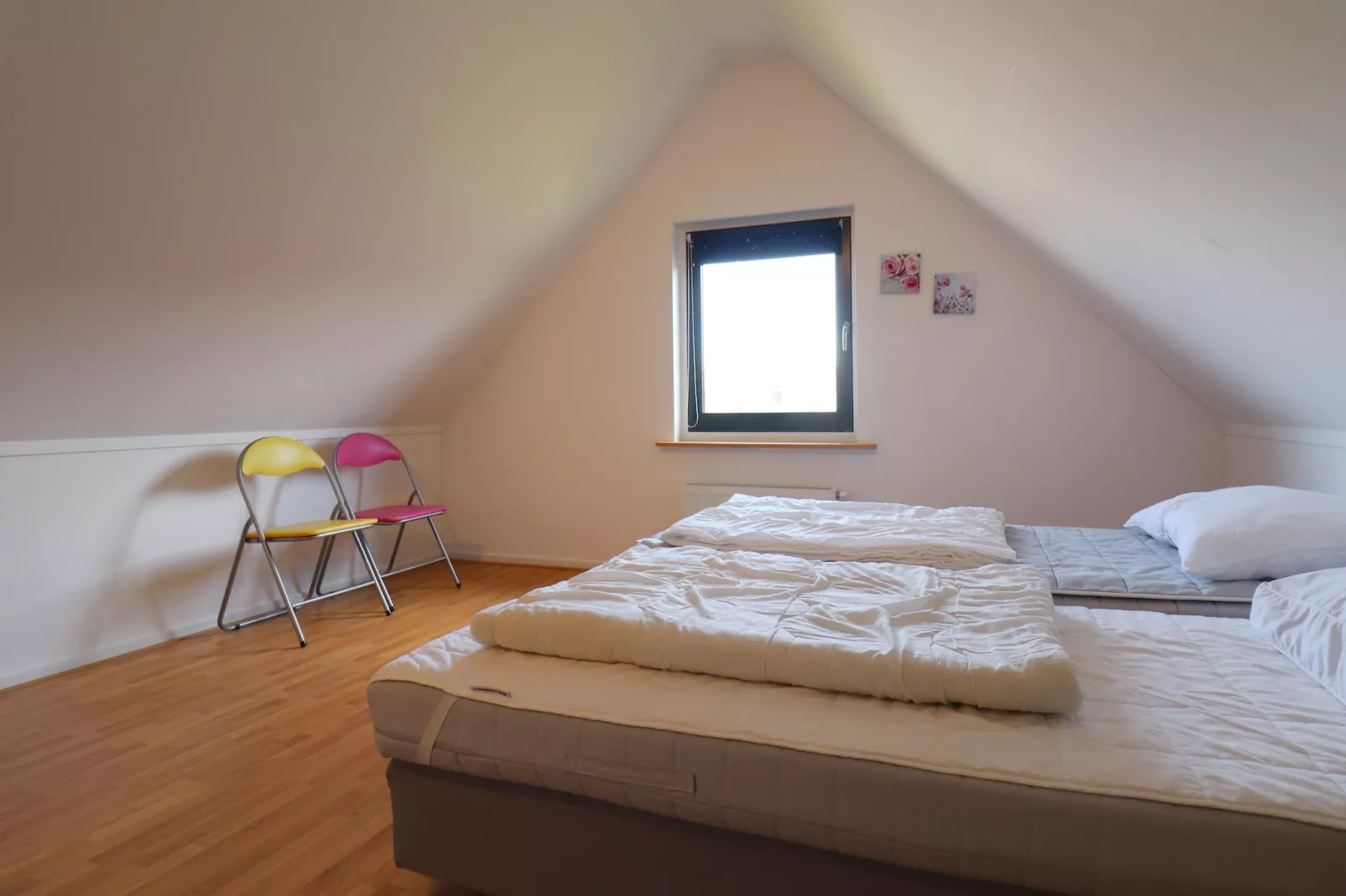 Bargereed 90-Bedroom