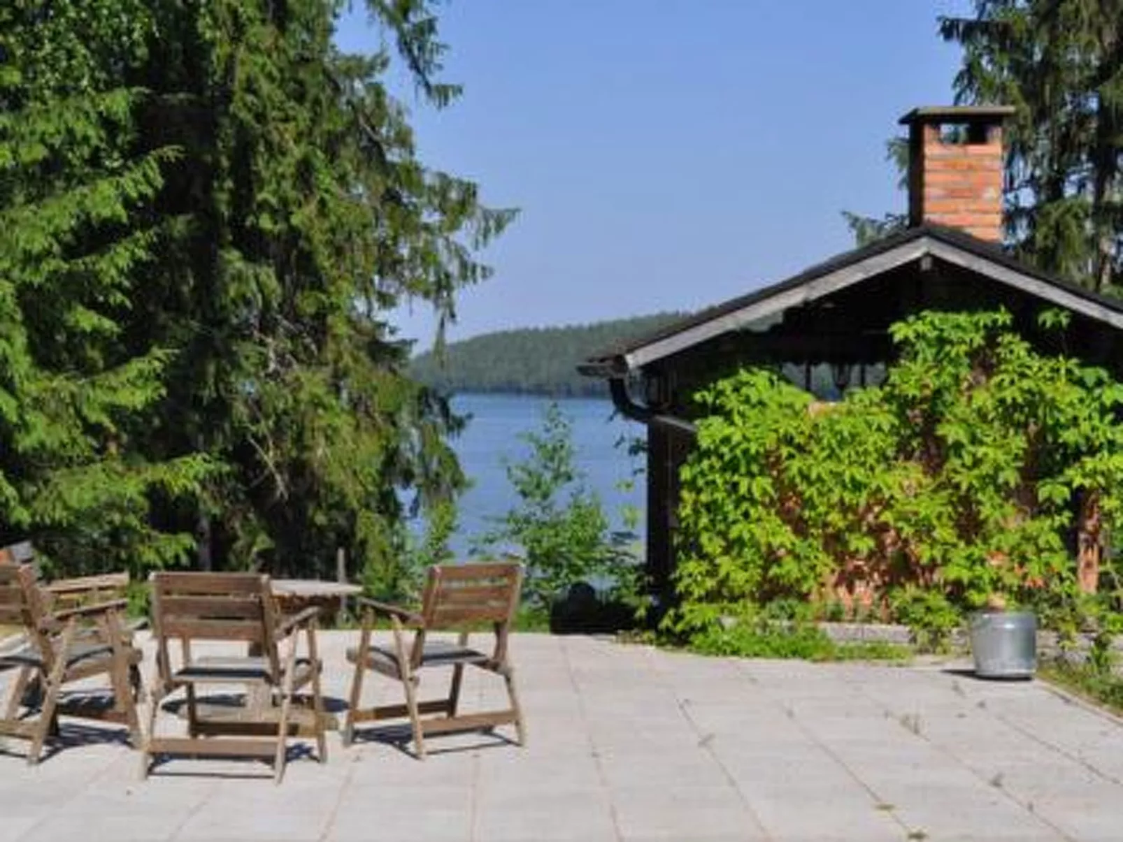 Villa vuorikotka-Outside