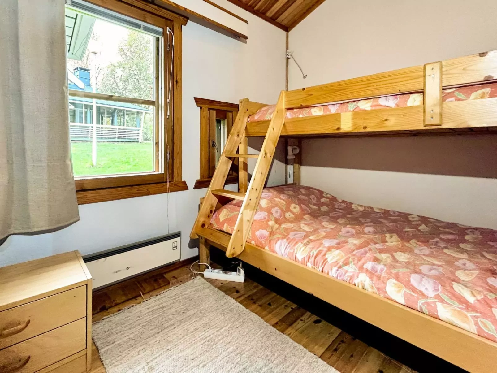 Lomakivakka b6-Inside