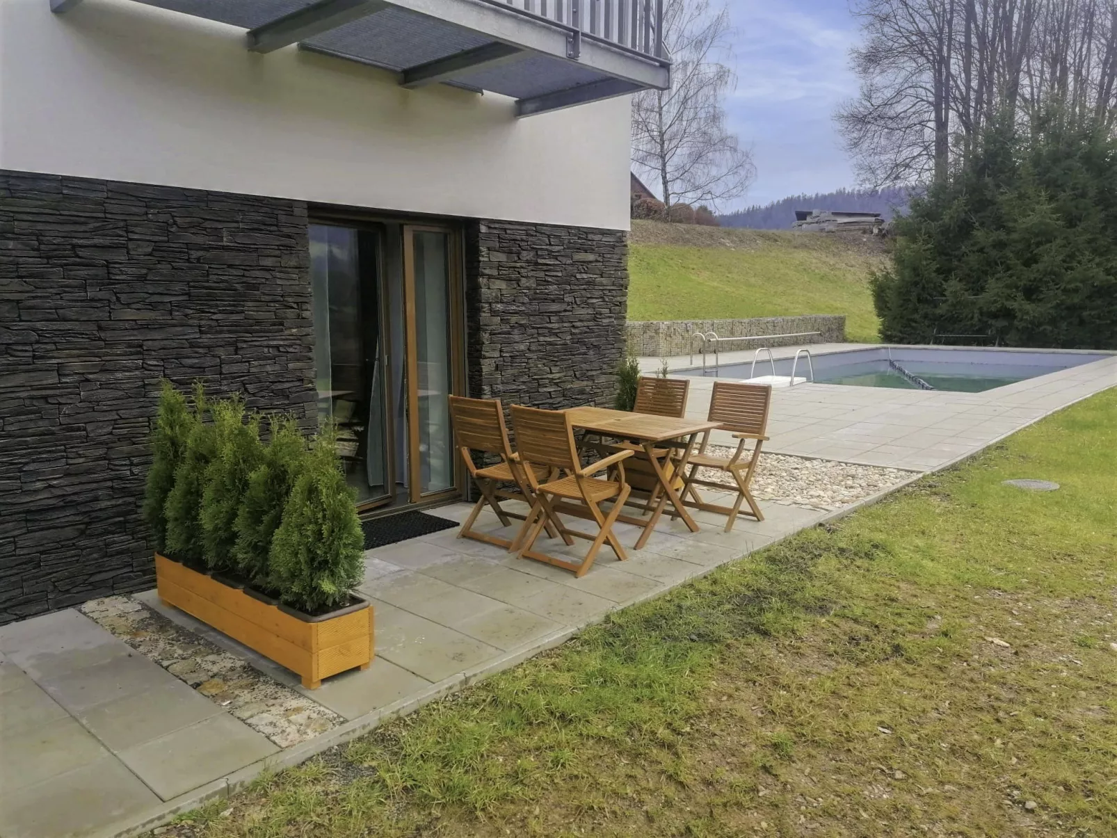 Vista 1-Outside