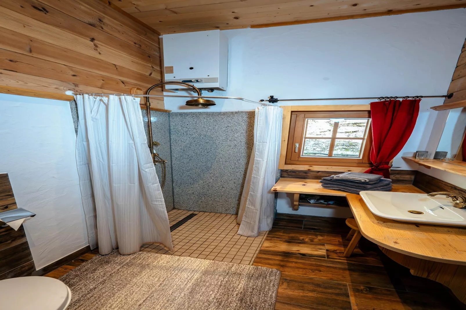Edelweisshütte-Bathroom