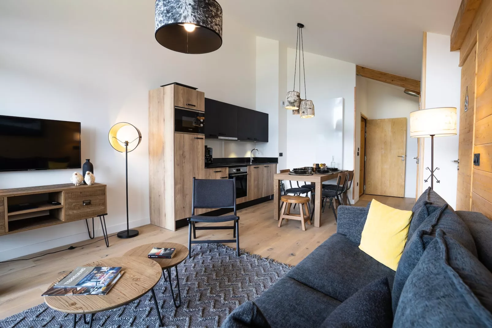COMBLOUX Les Roches Blanches A26P-Salon