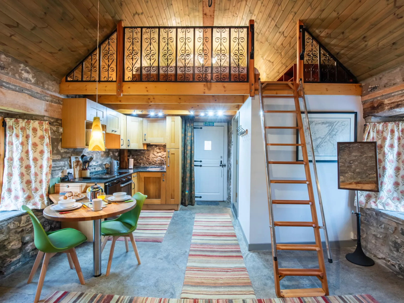 Farmburn Bothy-Inside