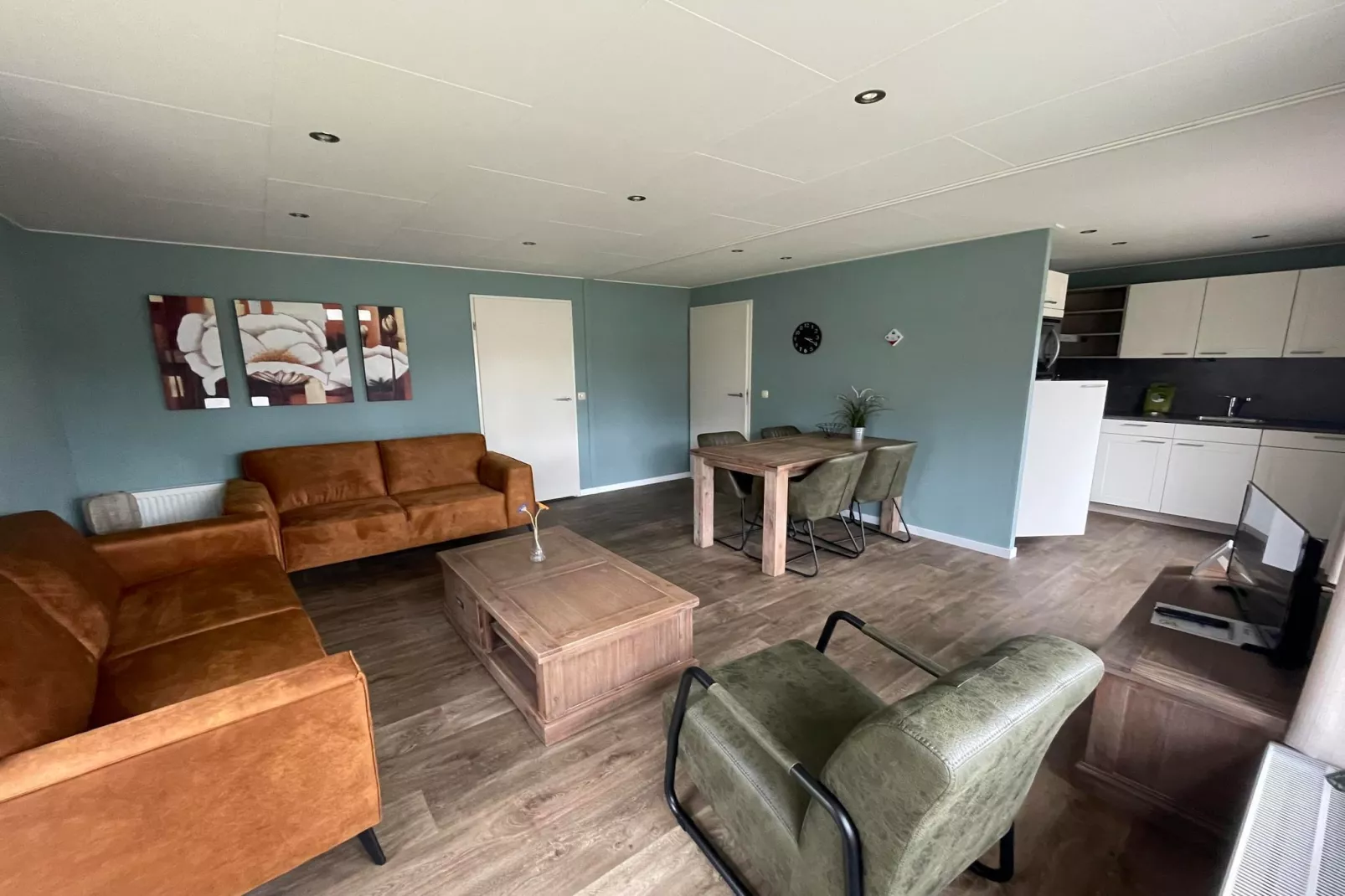 Bungalow Chalet+ | 2 - 4 people-Living room