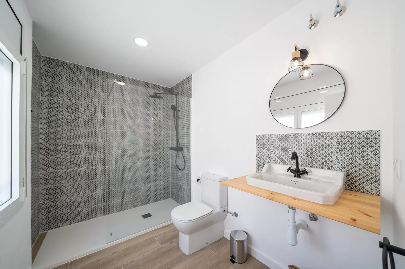 Can Tarra 2-Bathroom