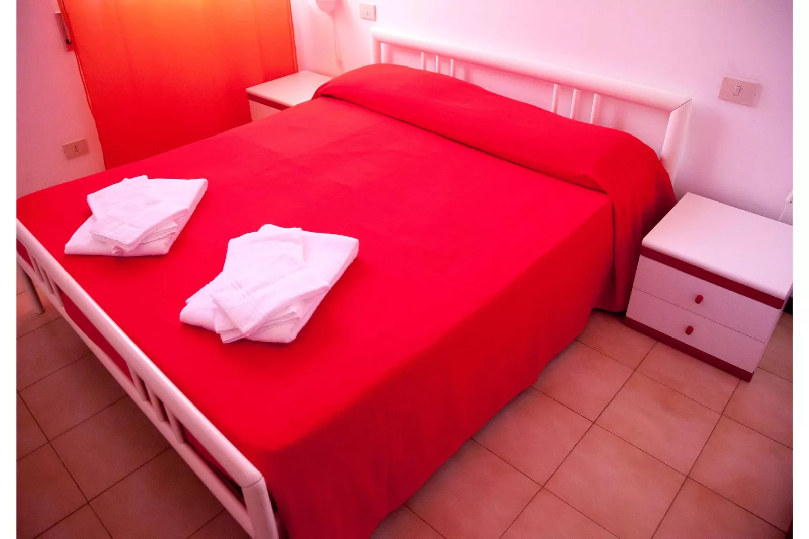Residenza Alberghiera Italia in Luni - Trilocale R6/C6-Bedroom