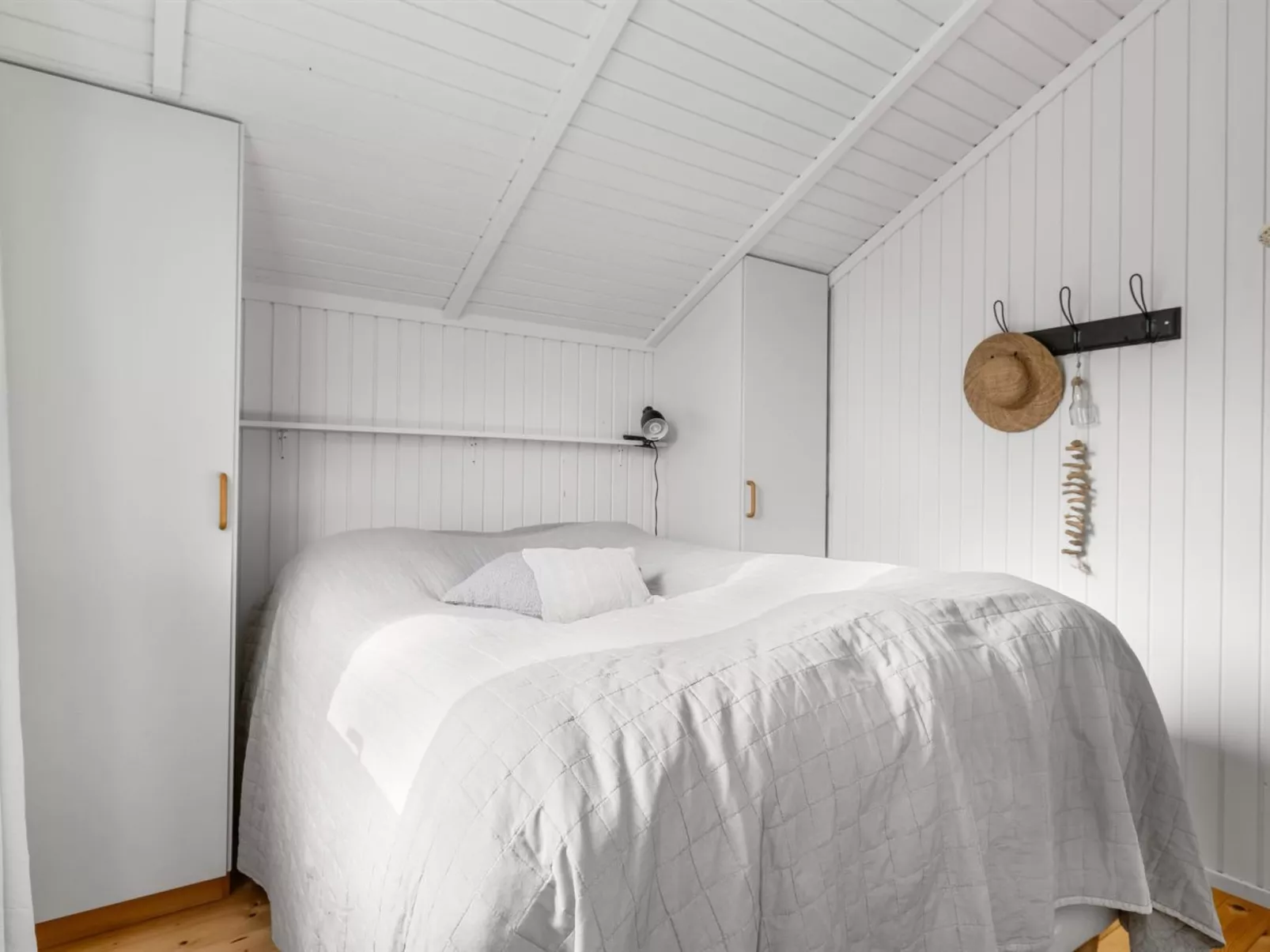 "Gitt" - 140m from the sea-Drinnen
