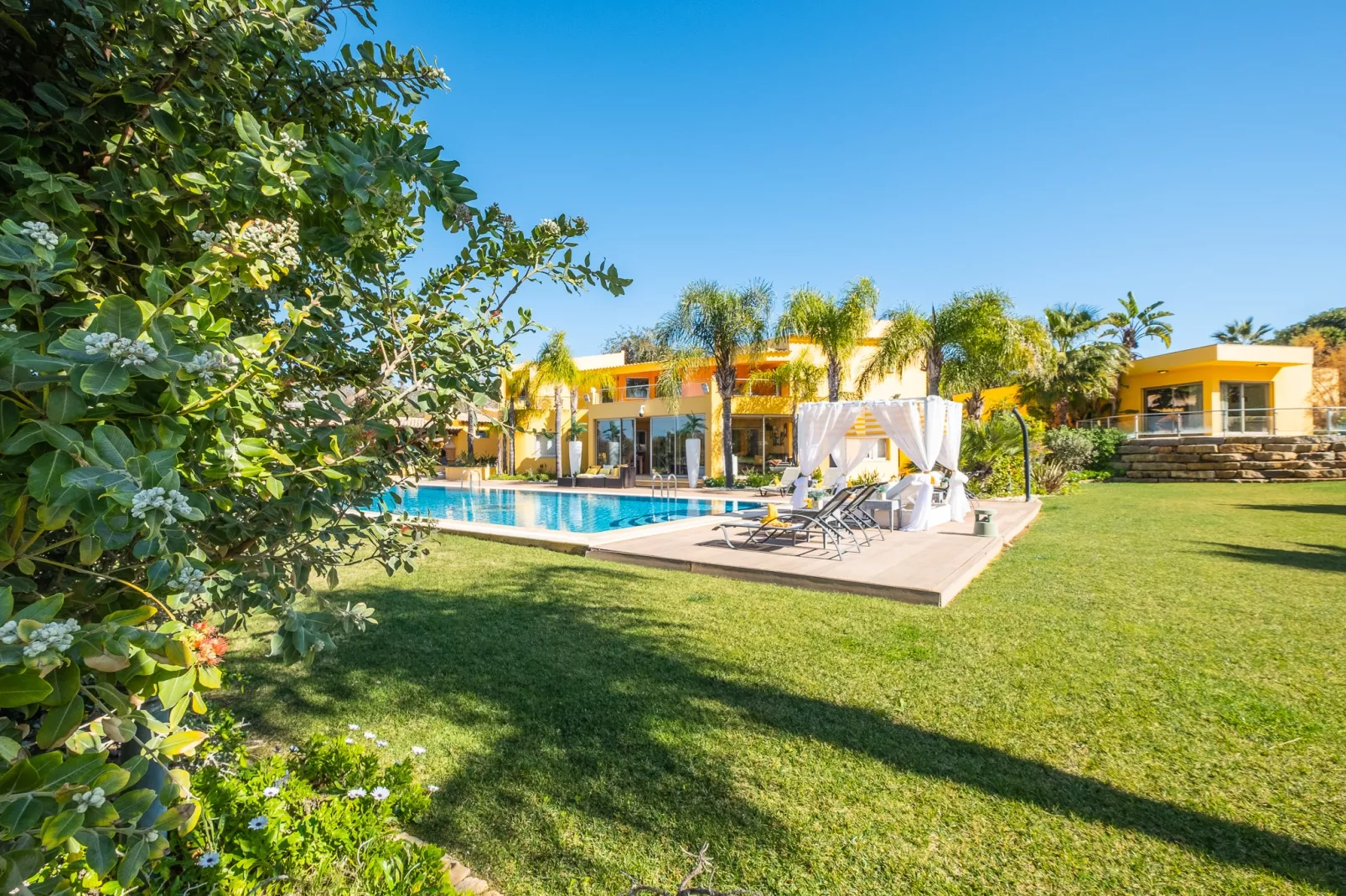 Villa Gamboa-Außenbereich Sommer