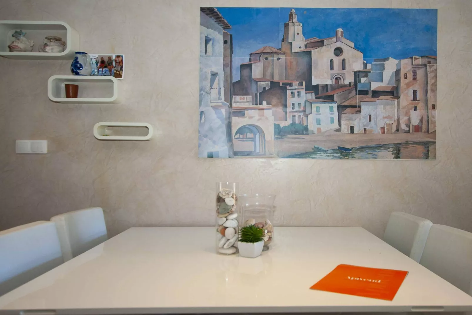 1233 VILA NEUS con piscina-Dining room