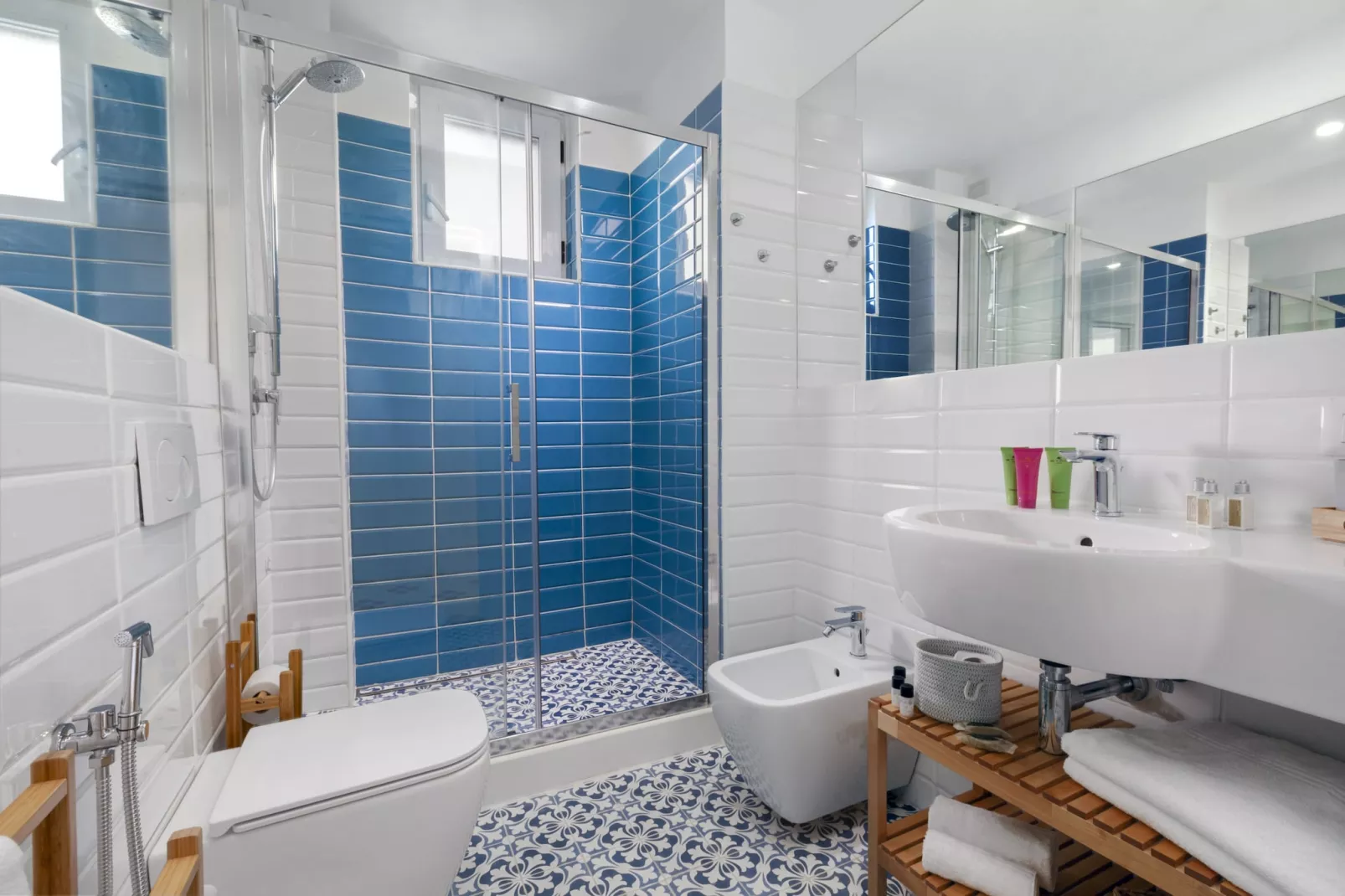 Estate4home - Jungle-Bathroom