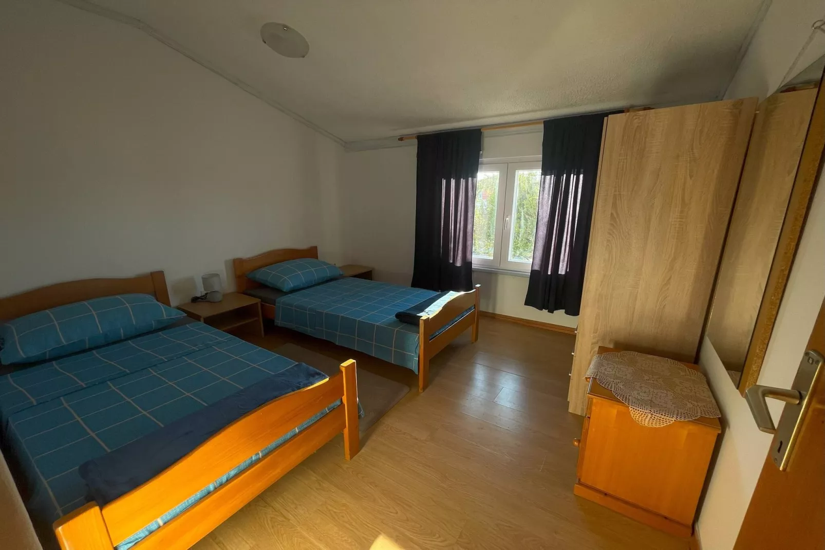 Apartments Tonči - balcony A1-Schlafzimmer