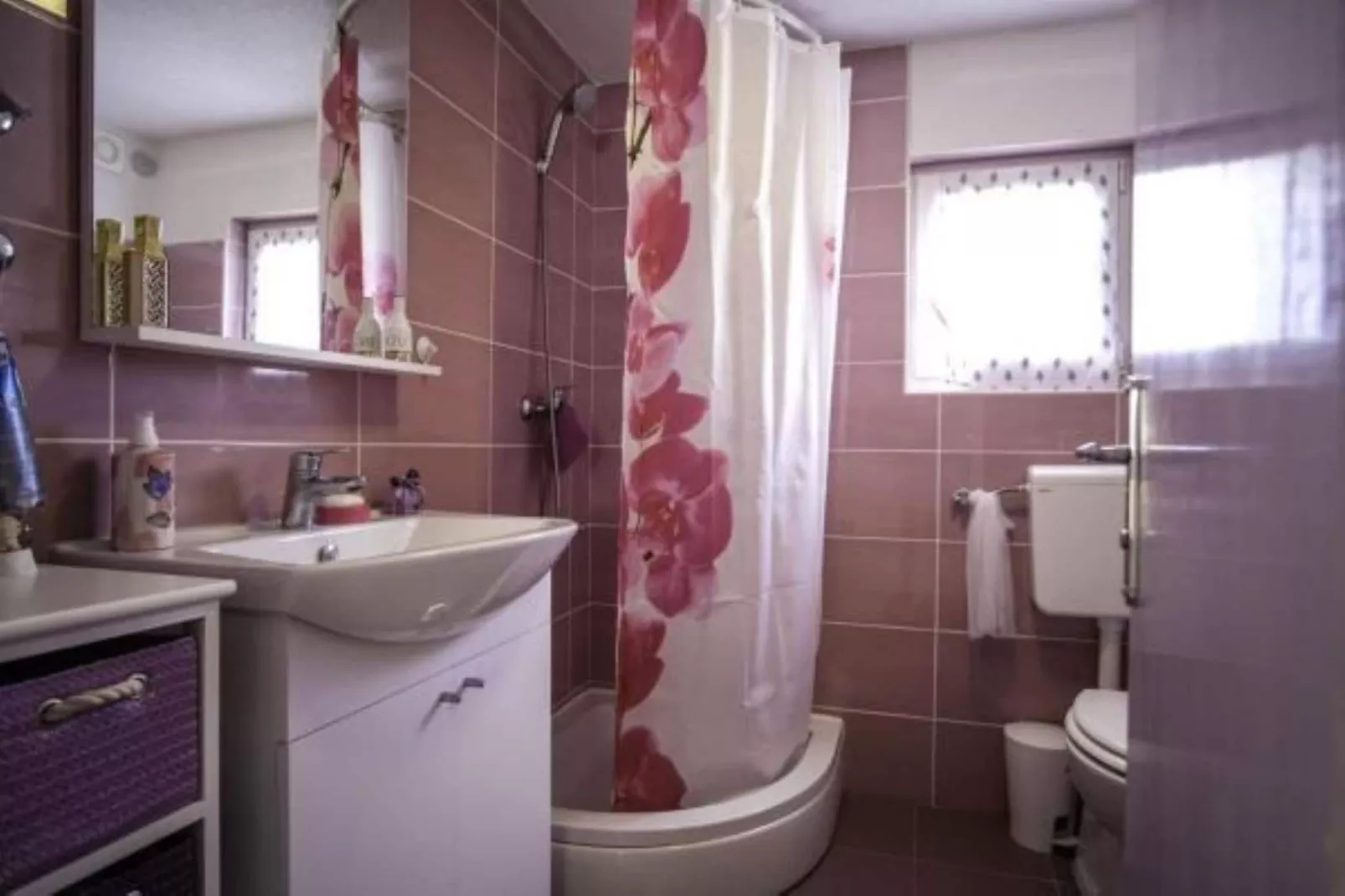 Holiday Home Lavanda-Bathroom