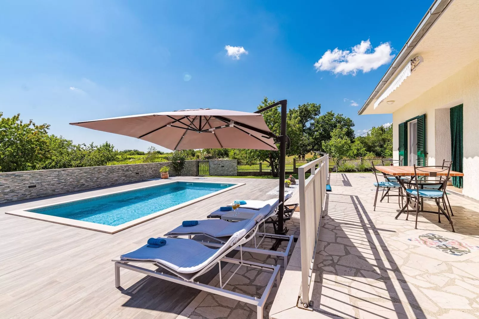 Holiday Home Endi-Pool