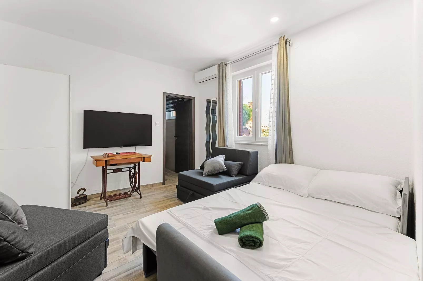 Apartments Kukljica - one bedroom apartment-Salon