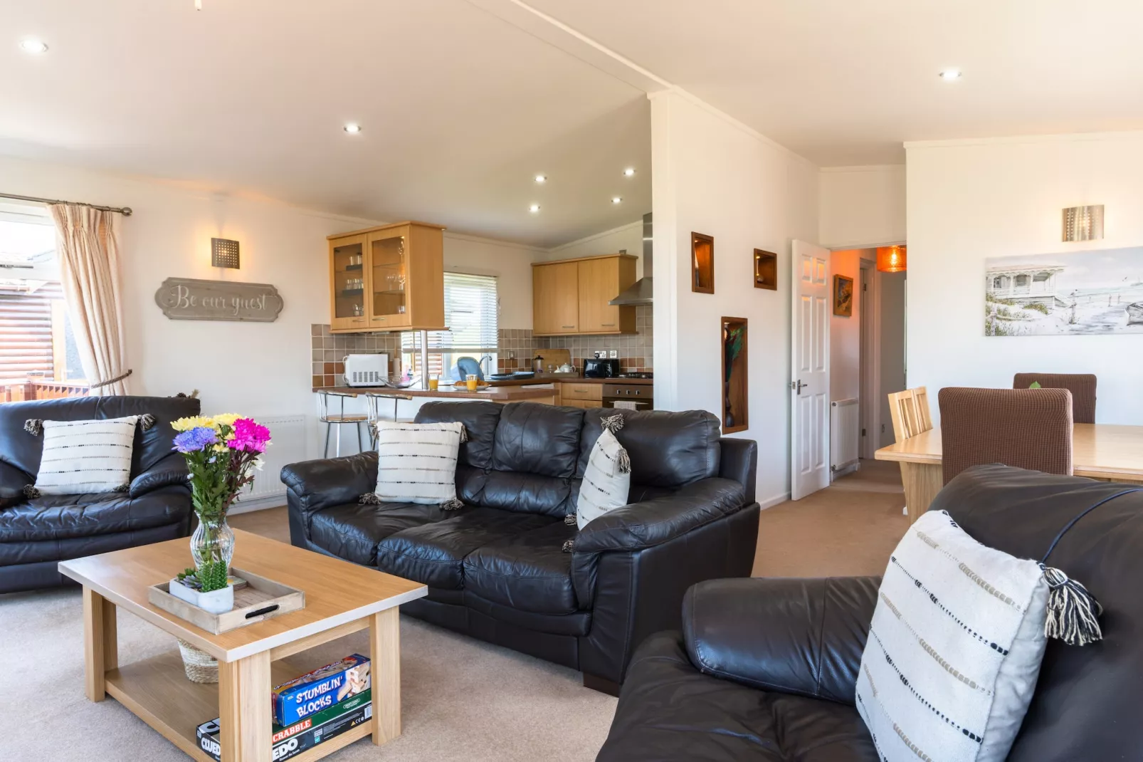 Serendipity Lodge-Living room