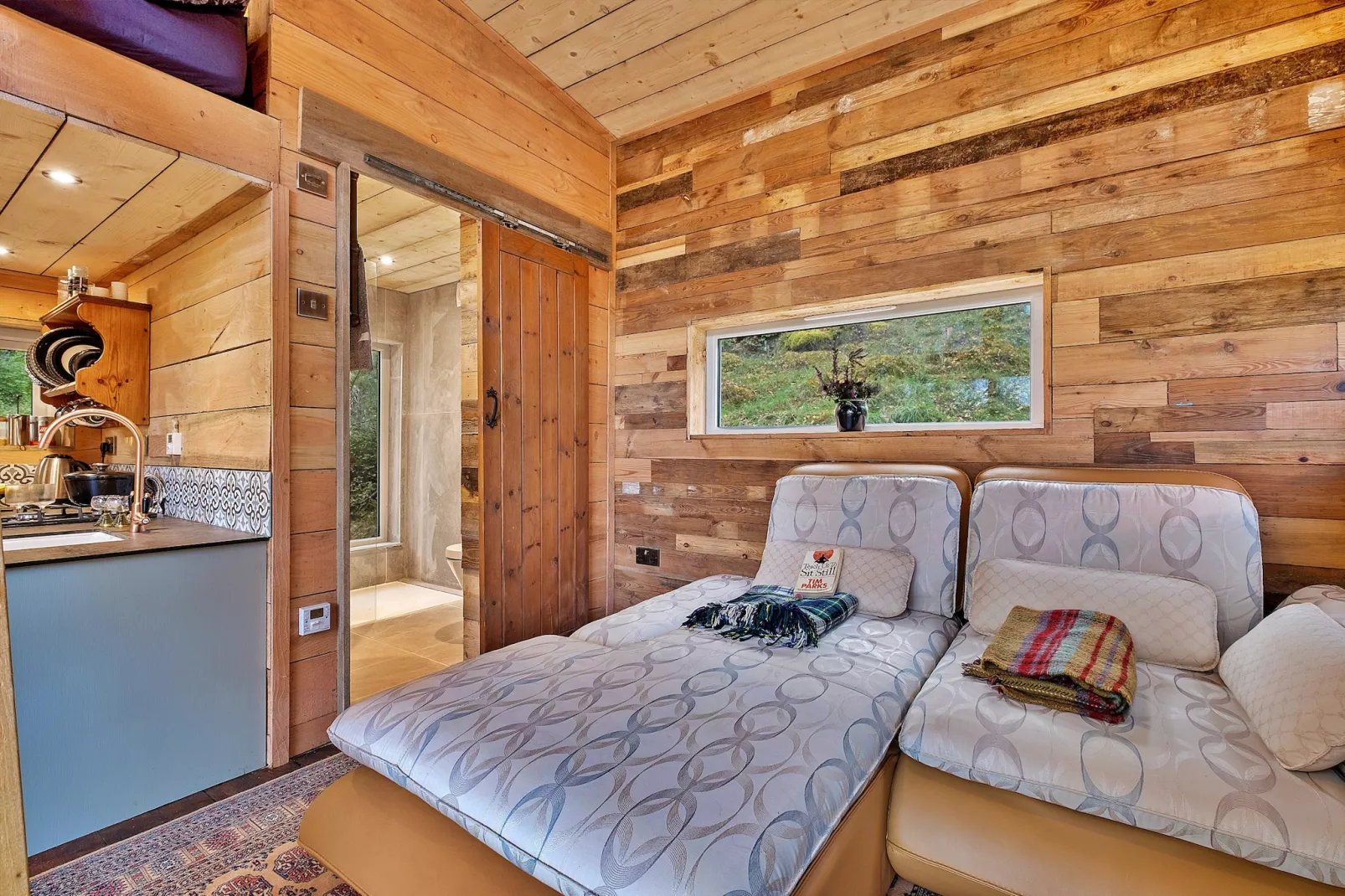 Cosagach Falls Cabin-Wohnzimmer