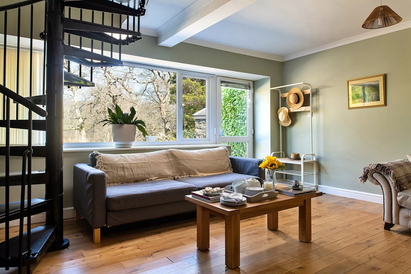 Felin Ship-Living room