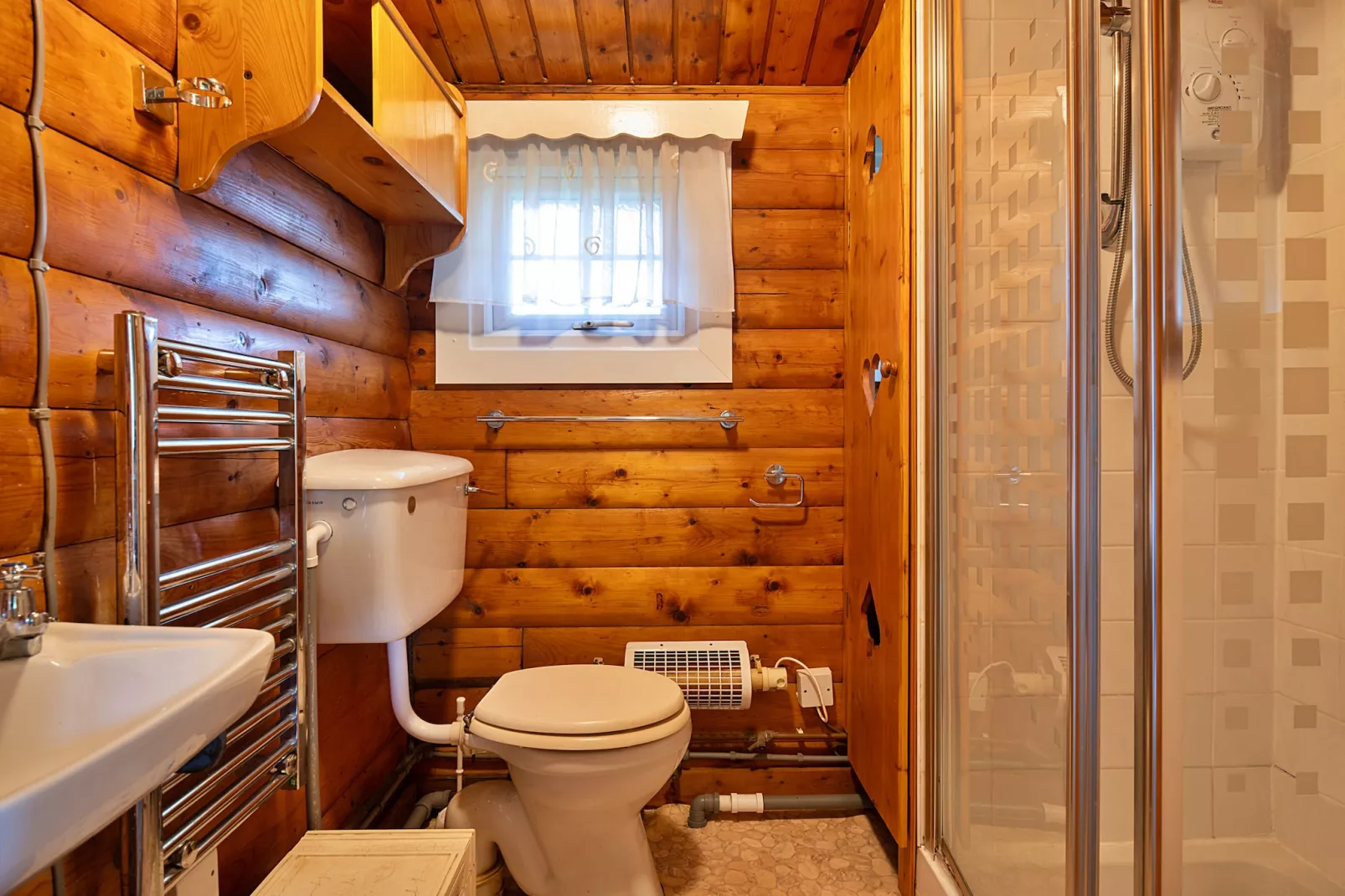 Mountain View-Bathroom