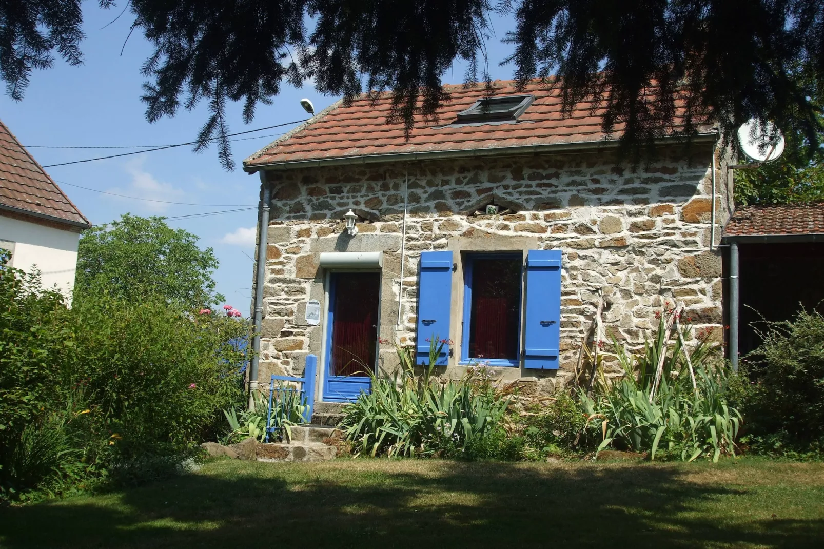 Le Dauphin bleu-Exterior summer