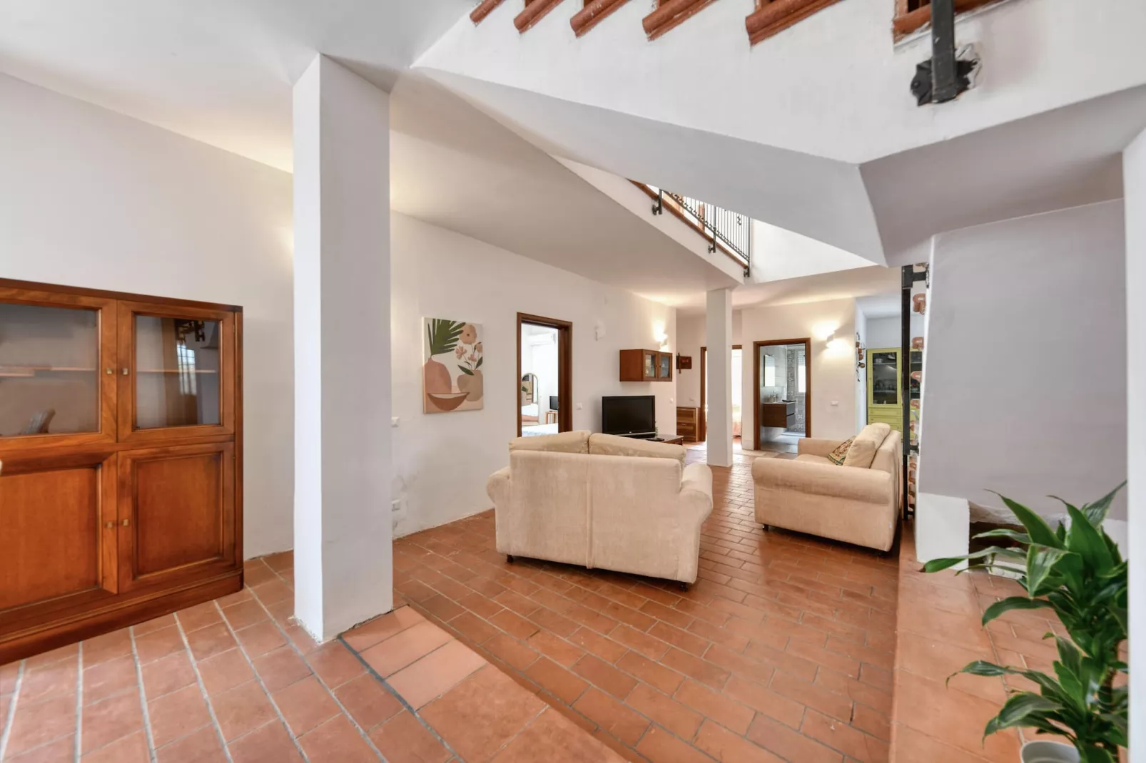 Villa Giugiò mit Privatpool-Living room