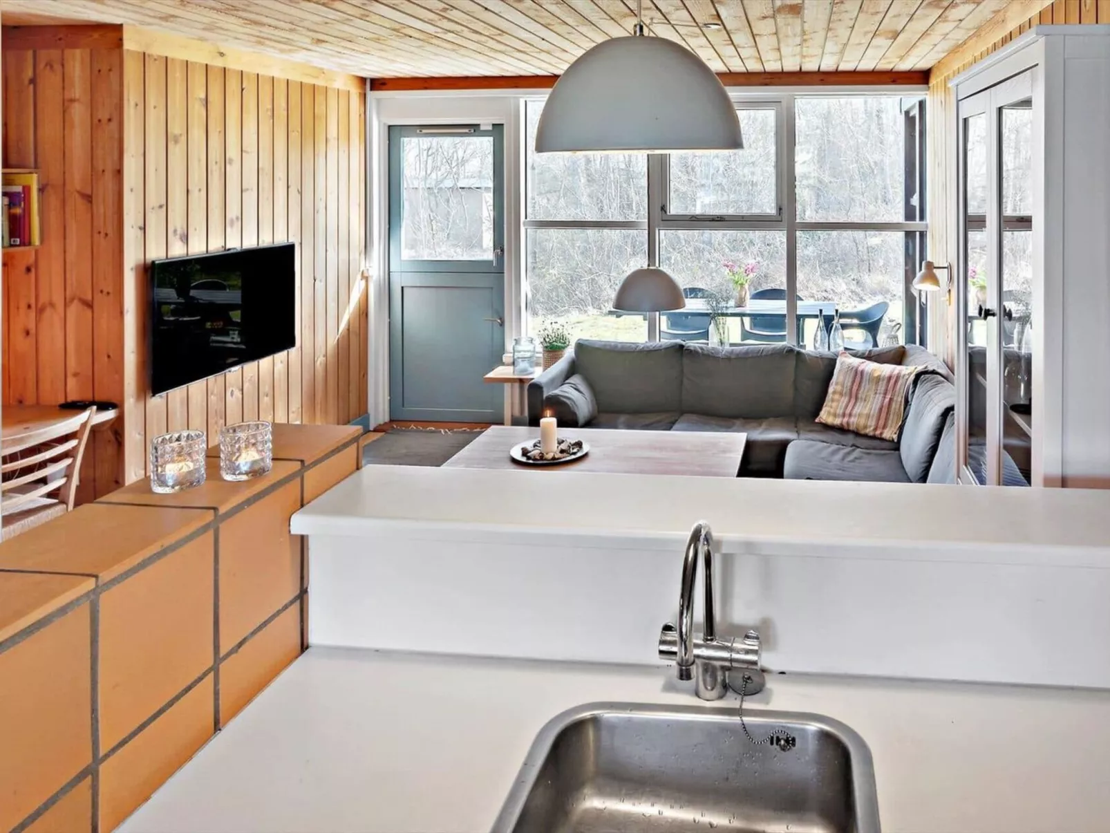 "Orpah" - 100m from the sea-Drinnen