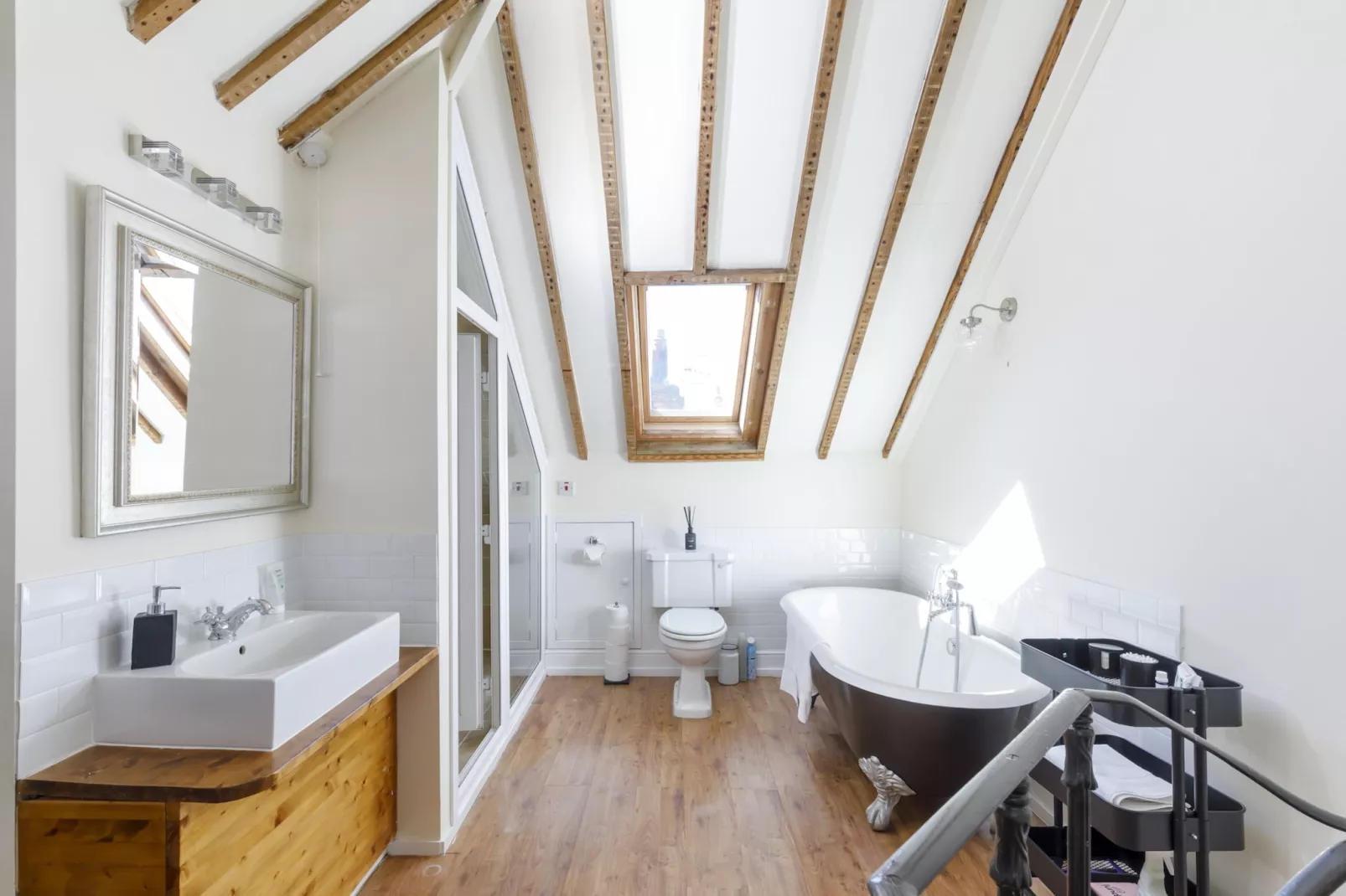 Pittodrie Guest House - Apartment 6-Bathroom