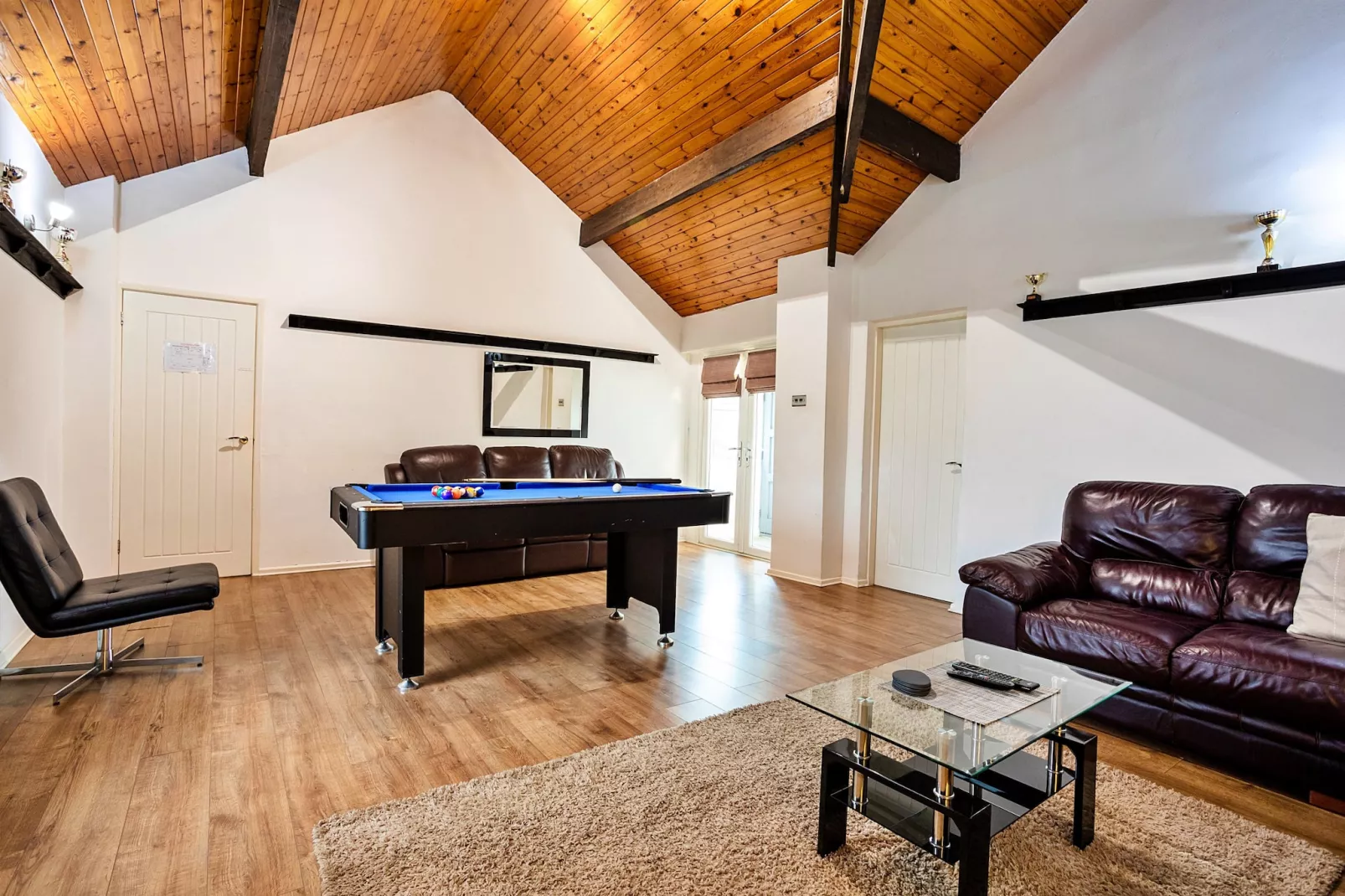 Woodstock Lodge-Living room
