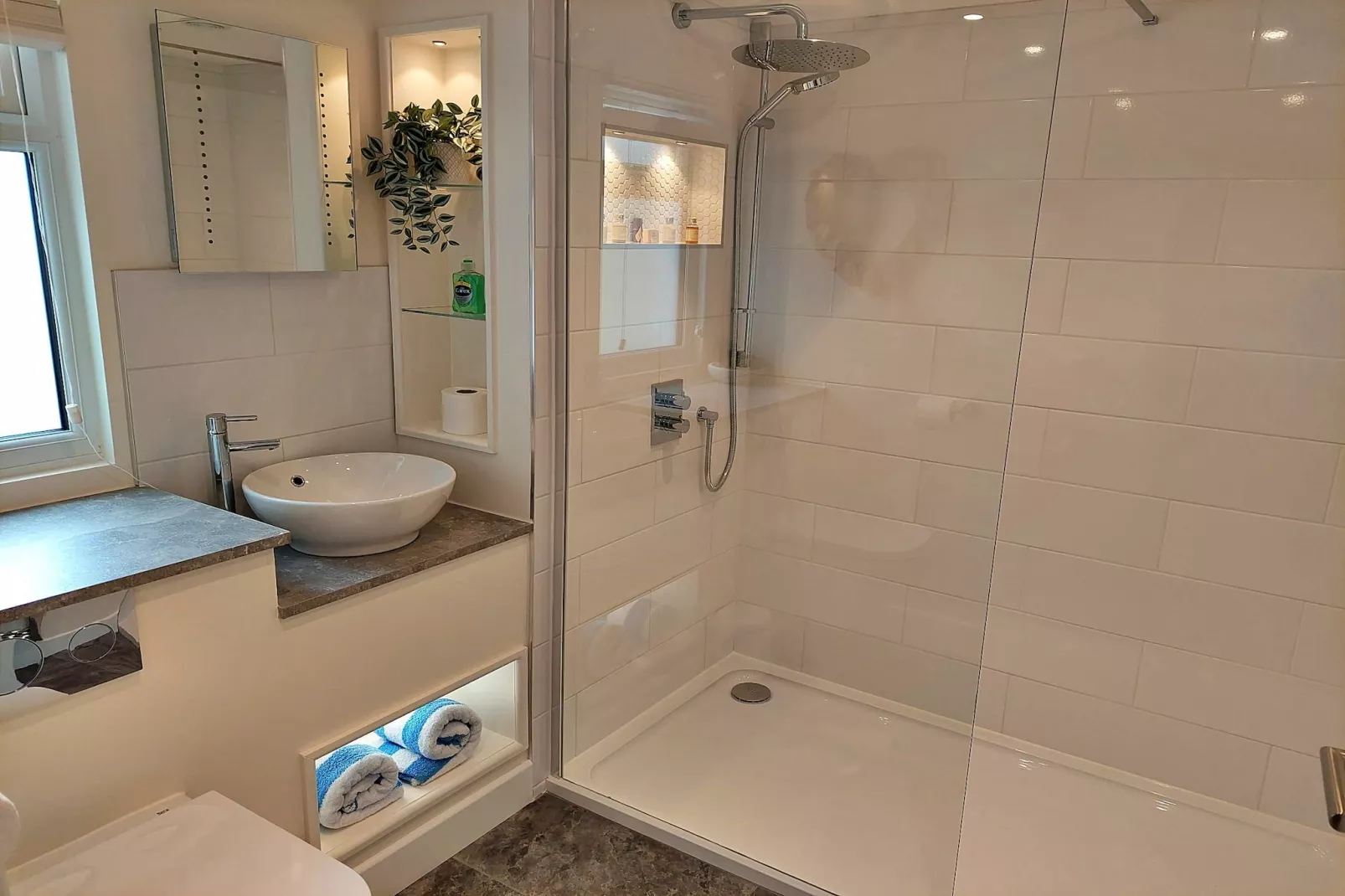 Little Dunley - Maple-Bathroom
