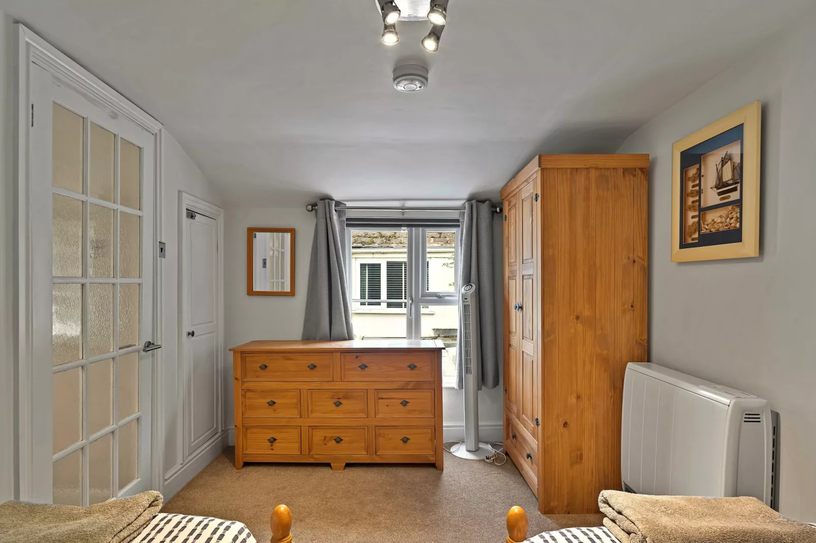 Porthole Cottage-Bedroom