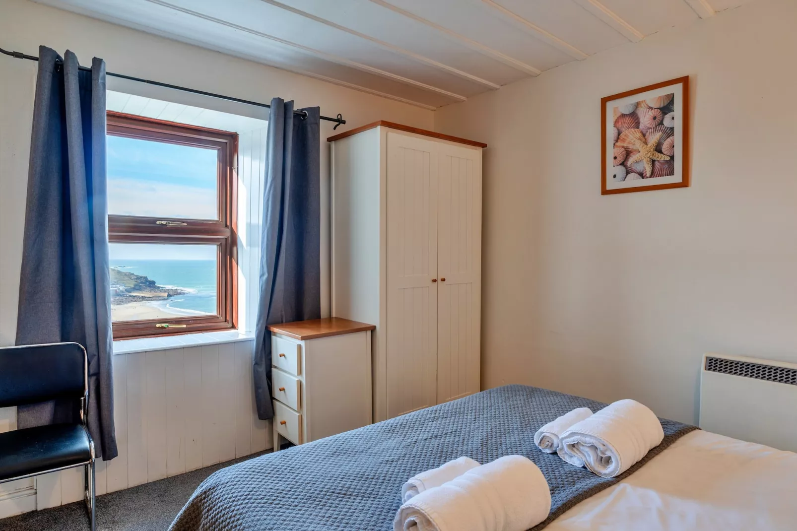 Longships-Bedroom