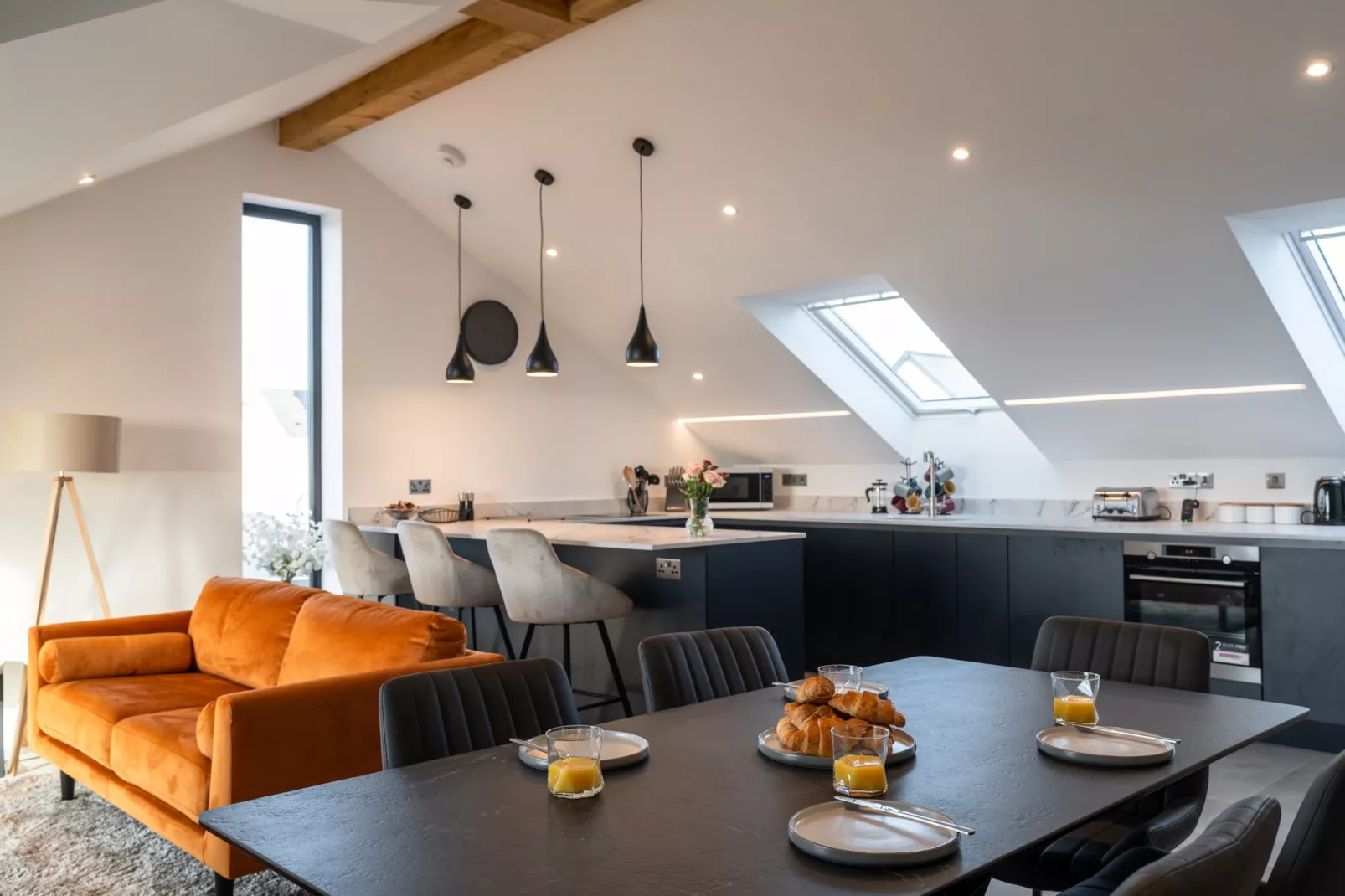 Lizard Point-Living room