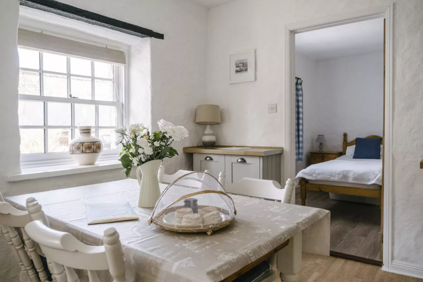 Swallow Cottage-Dining room