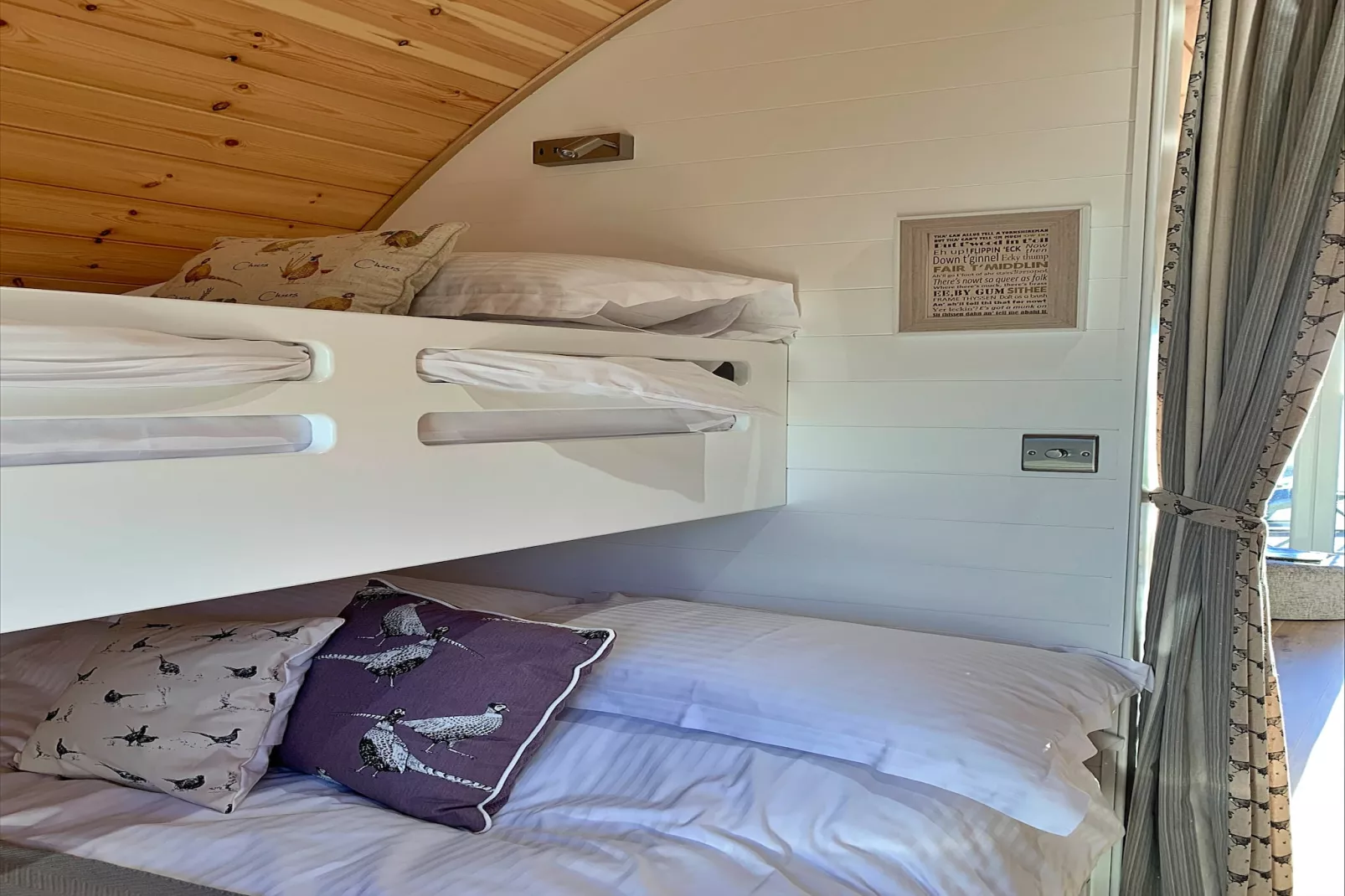 Mingle Dale-Bedroom