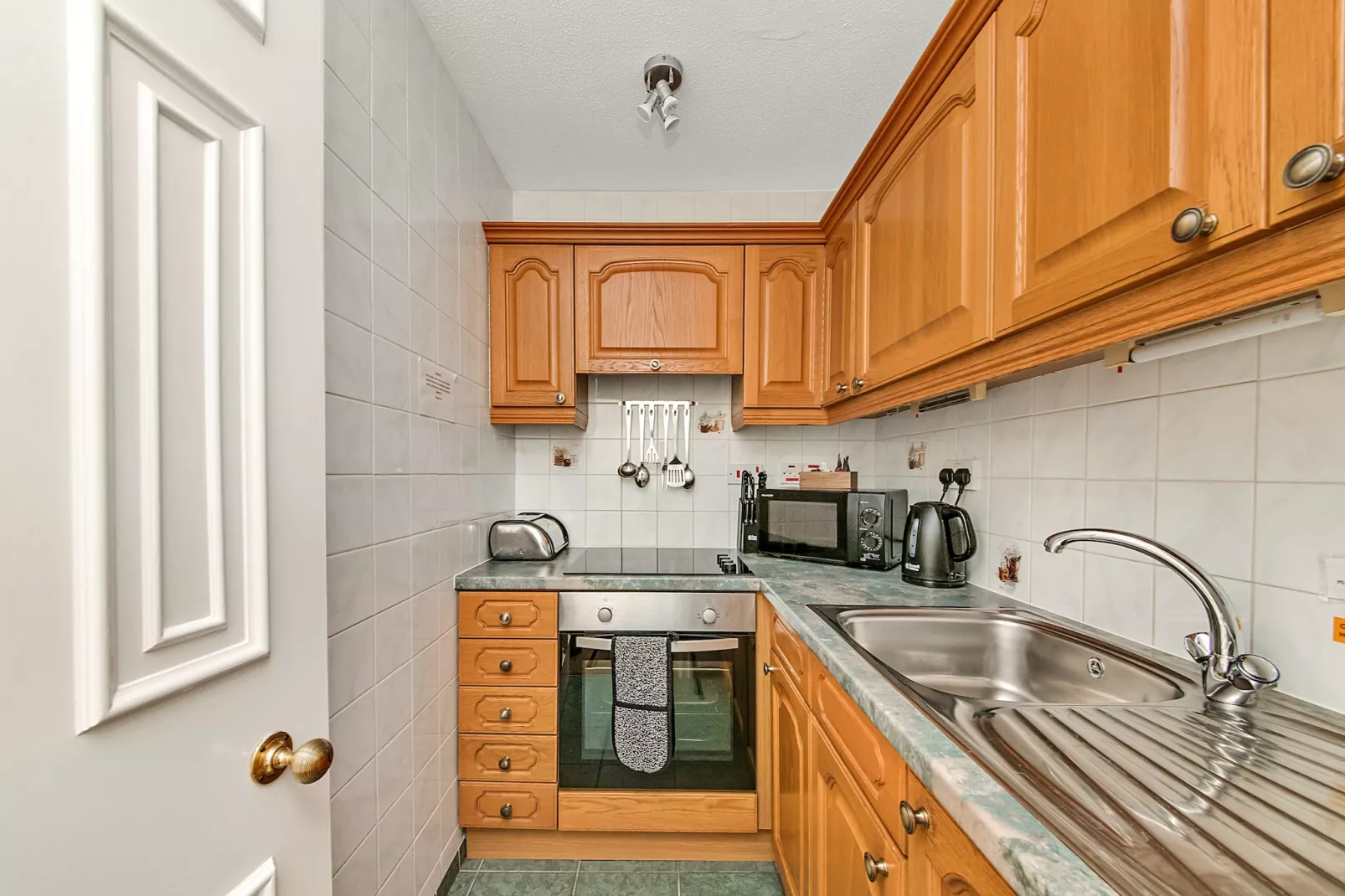 Mowbray Hall Apt-Kitchen