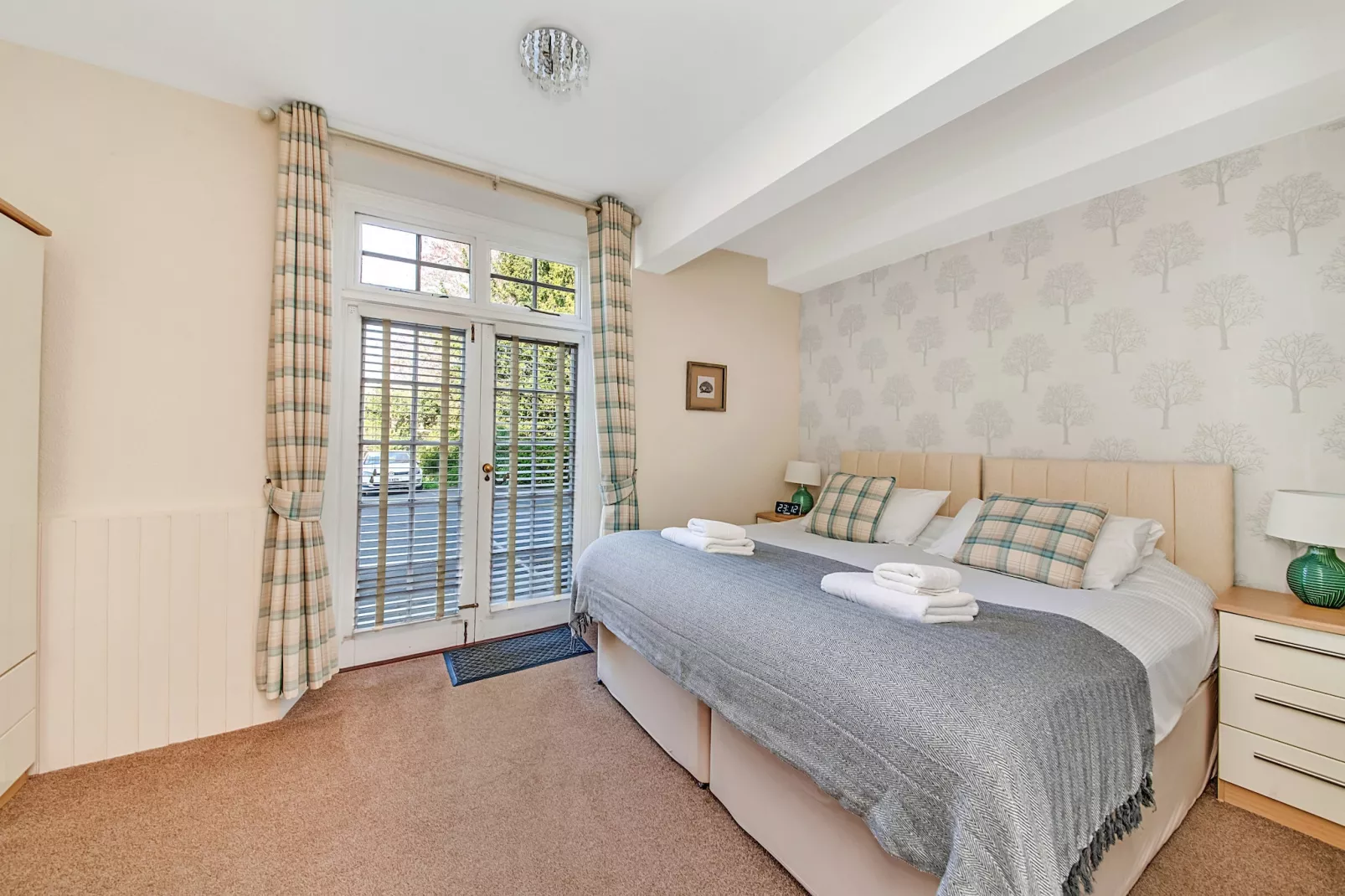 Kilburn Hall Apt-Bedroom