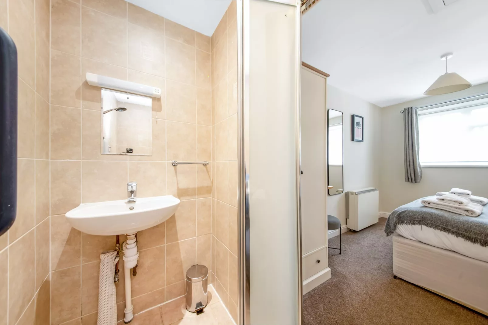 Ryedale Hall Cottage-Bathroom