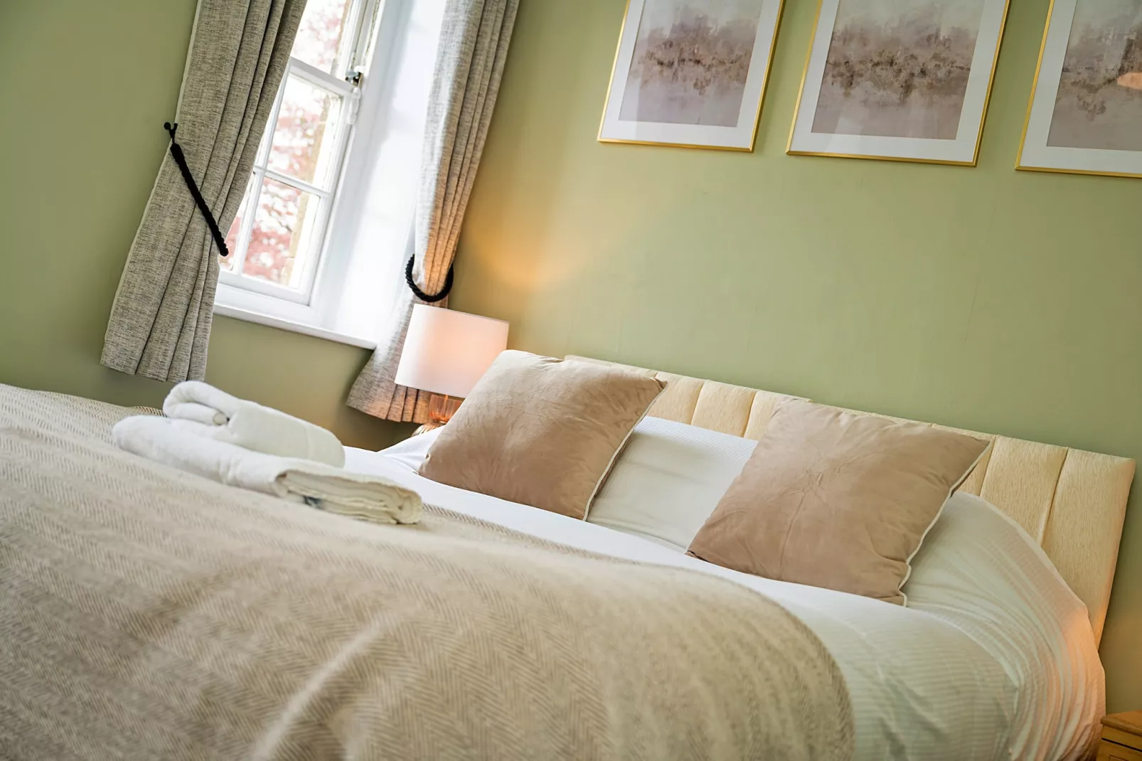 York Hall Apt-Bedroom