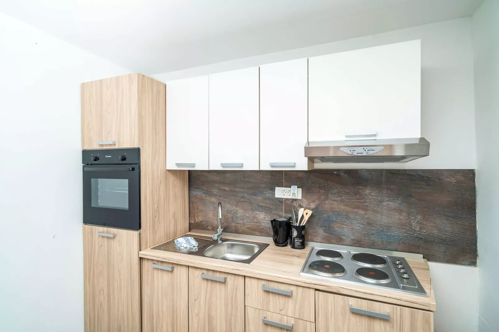 Apartments Dub - One-Bedroom Apartment  (no.4)-Kitchen