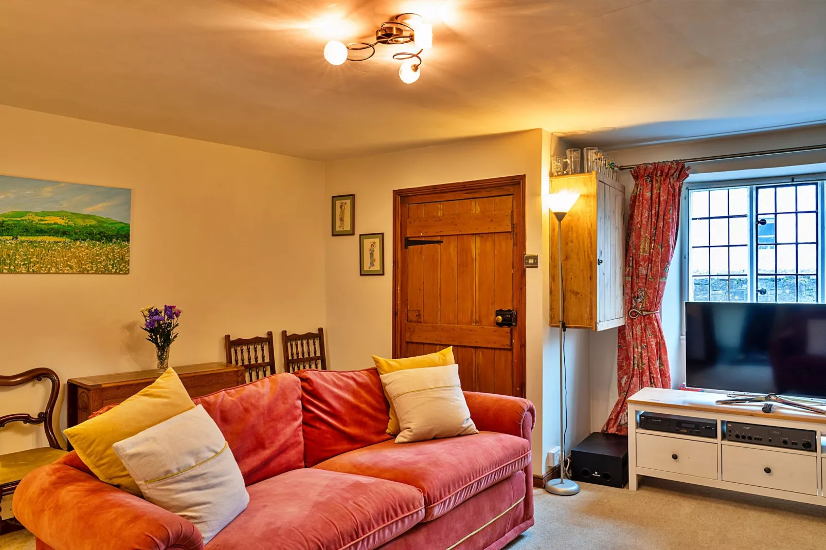 Clematis Cottage-Living room
